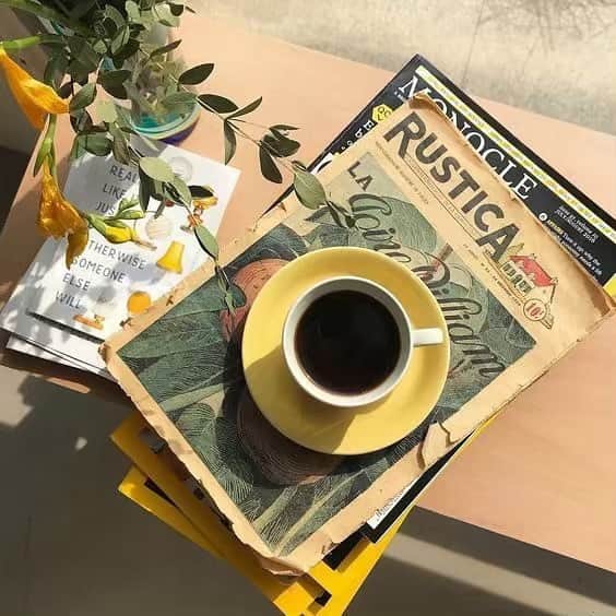 のインスタグラム：「easy morning 🕊」