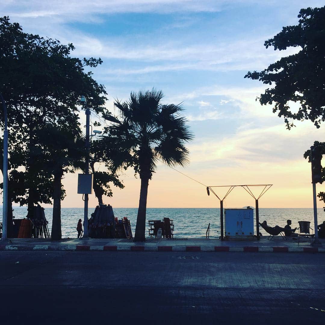 YUKKOのインスタグラム：「#thailand #pattaya##タイ#ジョムティエンビーチ」