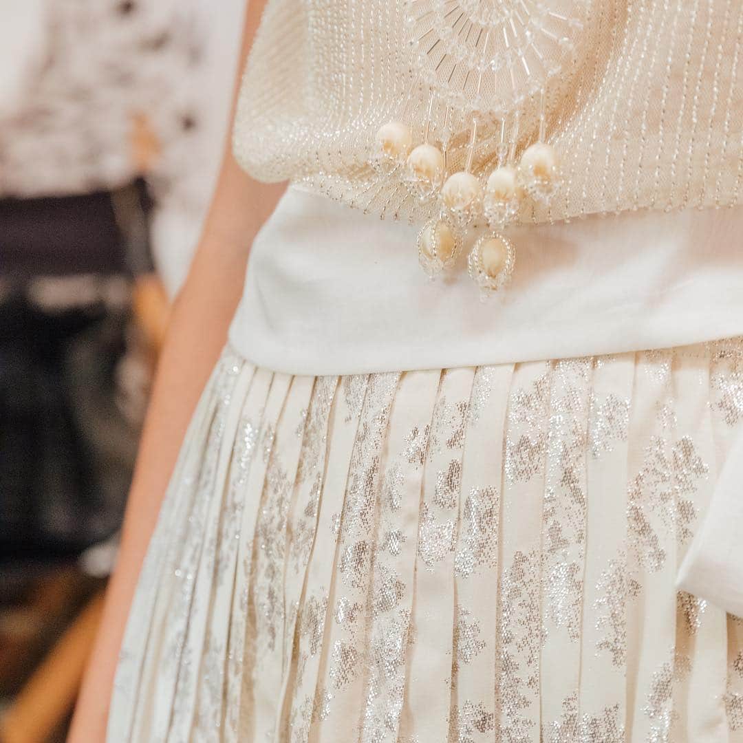 H&Mさんのインスタグラム写真 - (H&MInstagram)「Did you know that the beads are of made from recycled glass and recycled plastic? Recycled eternal glam!  #HMConsciousExclusive  Top: 0737639001 Skirt: 0737636001」4月12日 1時24分 - hm