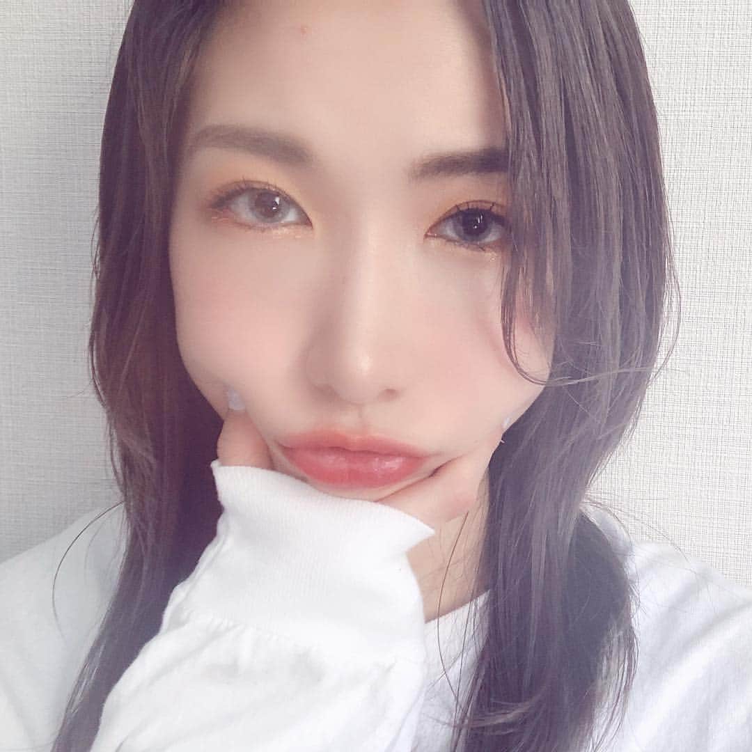 中嶋イッキュウのインスタグラム：「purple eyes and keeping zits」