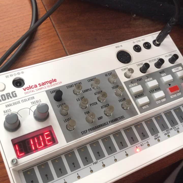 井手大介のインスタグラム：「今日のビート #todaysbeat #volca #volcasample」