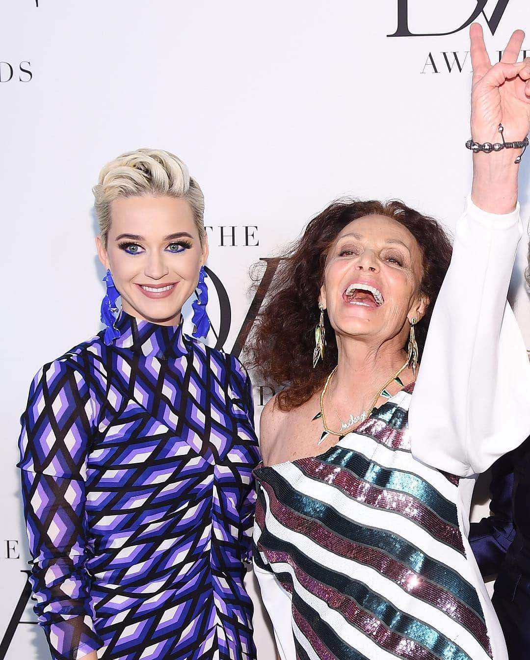 Just Jaredさんのインスタグラム写真 - (Just JaredInstagram)「@katyperry wows in a @dvf dress while being honored with the Inspiration Award at the DVF Awards. #KatyPerry #DVFAwards Photo: Getty」4月12日 11時04分 - justjared