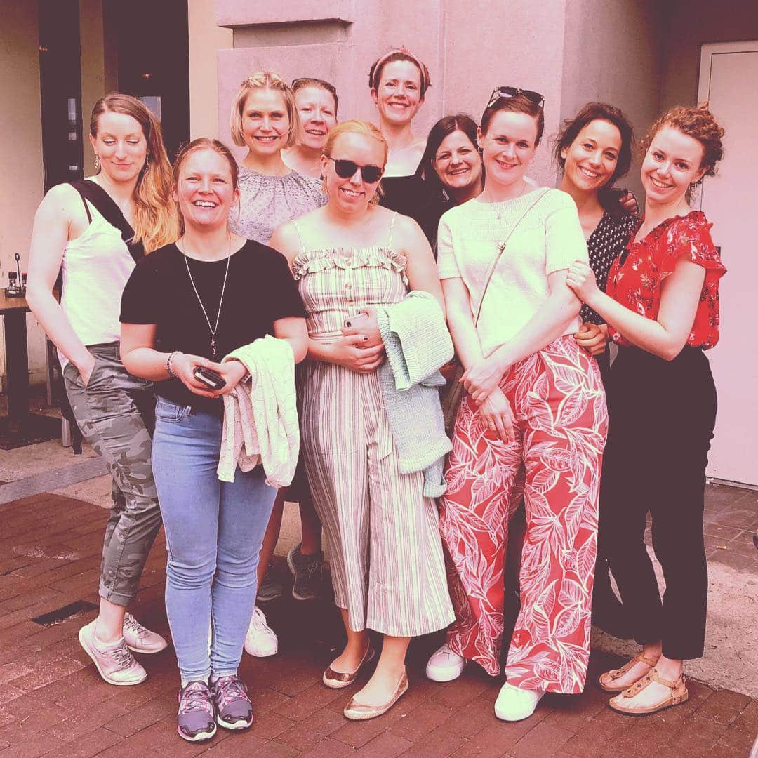 ティーネ・ティング・ヘルセットのインスタグラム：「Savannah! First concert done ✅ Last concert of our tour tomorrow 🙈 @tenthing @savannahmusicfestival」