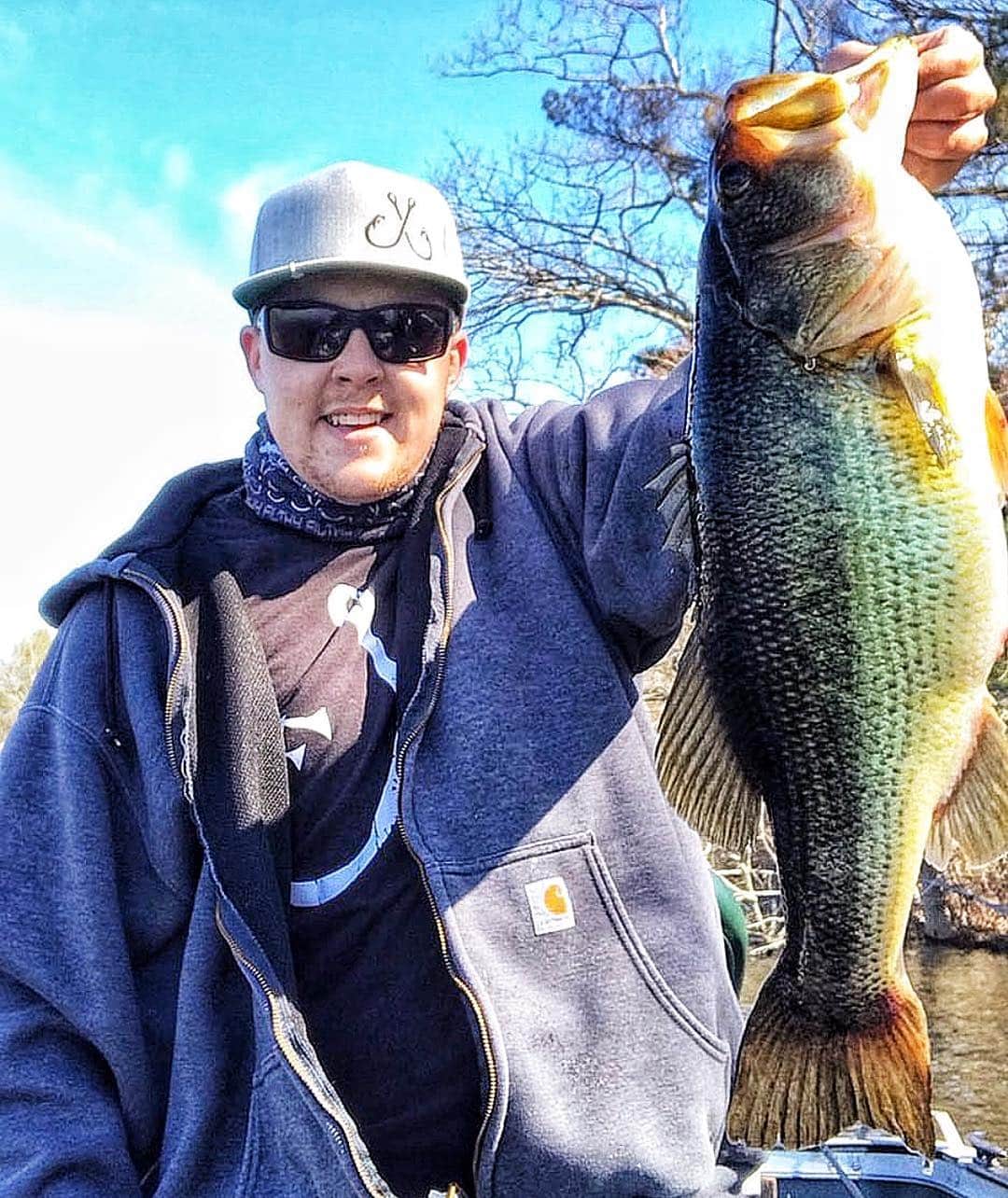 Filthy Anglers™さんのインスタグラム写真 - (Filthy Anglers™Instagram)「You ever put a monster hook set on a log? I’ll answer that question for you “Why yes I have.” That’s exactly what @fishingfahhdays from Massachusetts thought, it’s a log....nope it’s actually a hog. Spring is here and that means Ryan is going to find some big fish, it’s like taxes no avoiding them (good timing I know.) Congrats on the catch buddy, you are once again Certified Filthy www.filthyanglers.com #fishing #filthyanglers #bigbass #bassfishing #hunting #outdoors #greatoutdoors #angler #anglerapproved #bassdynasty #mlf #majorleaguefishing #flw #bassmaster」4月12日 11時43分 - filthyanglers
