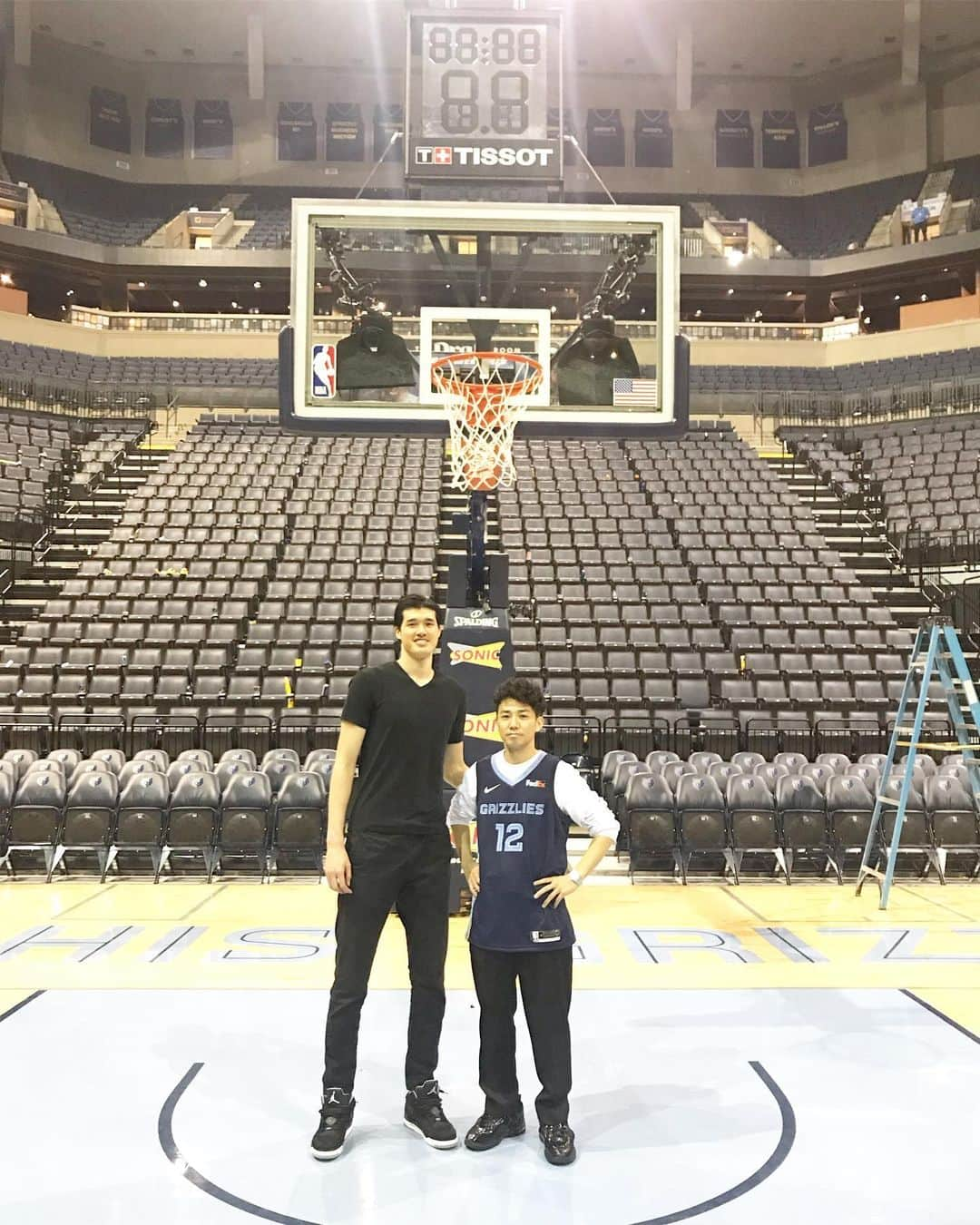 綾部祐二さんのインスタグラム写真 - (綾部祐二Instagram)「He’s an amazing NBA player! I’m proud of him @yutawatanabe12」4月12日 11時47分 - yujiayabe