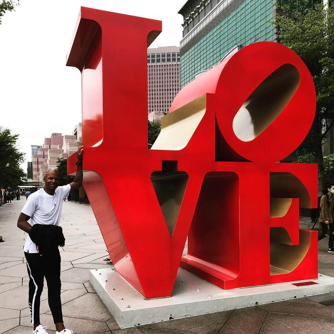 レイ・アレンさんのインスタグラム写真 - (レイ・アレンInstagram)「Taipei City, Taiwan #taipei101 #elephantmountain #nbaaroundtheglobe #thisiswhyweplay #travelistruth #wanderlust #whereswally」4月12日 11時53分 - trayfour