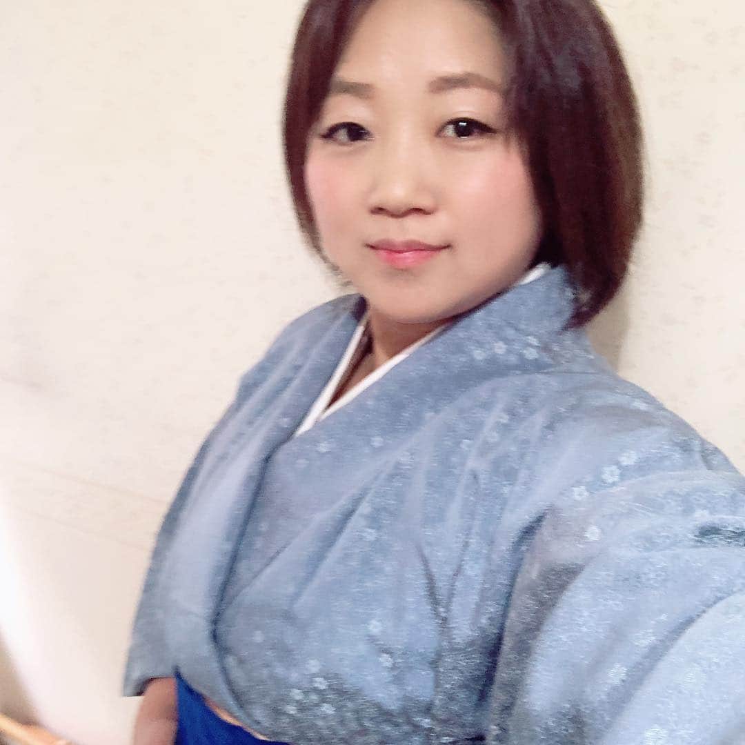 美奈子さんのインスタグラム写真 - (美奈子Instagram)「初の着付け教室にきてます✨👘 着物って なかなか着たことなかったんだけど 着てみたい!!!って思って 教えてもらいにきました💕  初の着付け✨  順番とか忘れてしまいそうだけど 何度も練習してみよ～❤ #着付け教室 #着物 #美奈子」4月12日 12時02分 - minako_official
