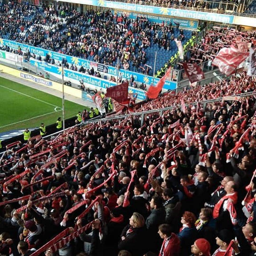 1.FCケルンさんのインスタグラム写真 - (1.FCケルンInstagram)「Vielen Dank für eure Unterstützung, #effzeh-Fans! 🔴⚪️ #msvkoe」4月12日 3時19分 - fckoeln