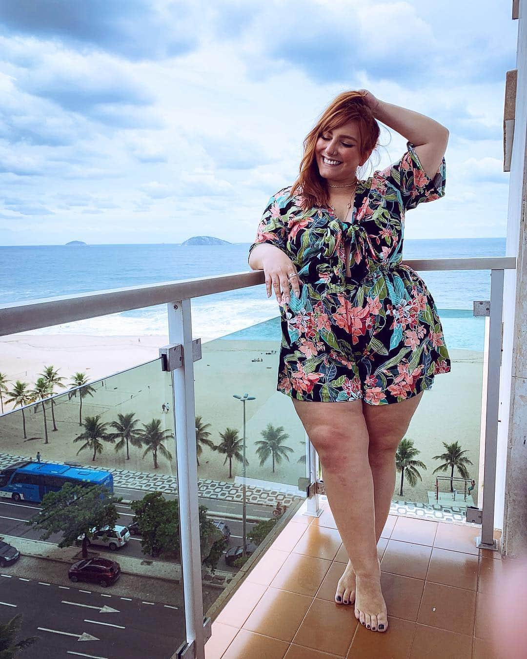 Instagramさんのインスタグラム写真 - (InstagramInstagram)「Dress to express. 👸 Embrace your personality. 😜 Do what you love. 💝 In the new IGTV film #CorposLivres (Free Bodies), Juliana Romano (@ju_romano) is one of the inspiring Brazilian body positivity advocates who shares her story. Today, Juliana is sharing her tips for staying positive, celebrating individuality and embracing “amor própio,” or self-love. “Self-love is not dependent on a body type. It goes way beyond that,” says Juliana, who lives in São Paulo, Brazil. “I want to spread the message of self-love to those who look like me and those who look totally different from me, too. Body positivity is a movement for everyone.” To see more of Juliana’s guide to self-love, tune in to our story. Photo by @ju_romano」4月12日 3時31分 - instagram