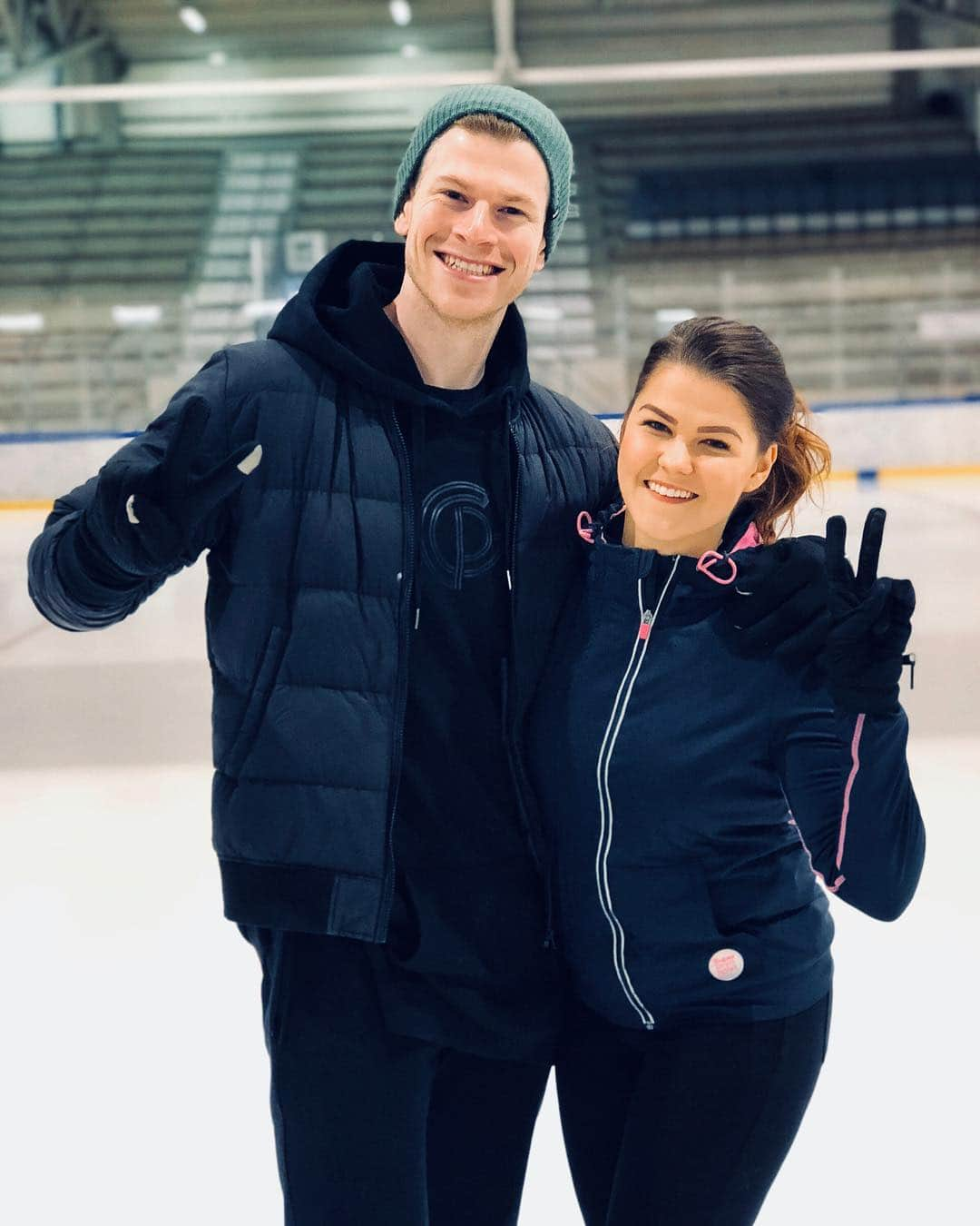 ハミッシュ・ゲイマンさんのインスタグラム写真 - (ハミッシュ・ゲイマンInstagram)「I can’t quite believe @saaraaalto and I will be skating at the World Championships tomorrow in Saara’s homeland 🇫🇮 Also, it’s so surreal for me being back to a World Championships and not be competing 😍 ⠀⠀⠀⠀⠀⠀⠀⠀⠀⠀⠀⠀ ⠀⠀⠀⠀⠀⠀⠀⠀⠀⠀⠀⠀ Plus, we are hosting a skating experience open to all ages and levels on April 13 at Vuosaari ice rink in Helsinki, 9:45-13:00. You’ll get to learn to skate with us, we’ll perform some of our favourite routines and chat all about them with you. If you don't feel like skating, standing tickets also available! As we also do a meet and greet Q&A as well 💙⛸⠀⠀⠀⠀⠀⠀⠀⠀⠀⠀⠀⠀ ⠀⠀⠀⠀⠀⠀⠀⠀⠀⠀⠀⠀ Which routine do you think we will be skating? ⠀⠀⠀⠀⠀⠀⠀⠀⠀⠀⠀⠀ ⠀⠀⠀⠀⠀⠀⠀⠀⠀⠀⠀⠀ ⠀⠀⠀⠀⠀⠀⠀⠀⠀⠀⠀⠀ ⠀⠀⠀⠀⠀⠀⠀⠀⠀⠀⠀⠀ ⠀⠀⠀⠀⠀⠀⠀⠀⠀⠀⠀⠀ ⠀⠀⠀⠀⠀⠀⠀⠀⠀⠀⠀⠀ #saaraaalto #teamnofear #worldsyncho #iceskating⛸ #helsinki2019」4月12日 4時01分 - hamishgaman