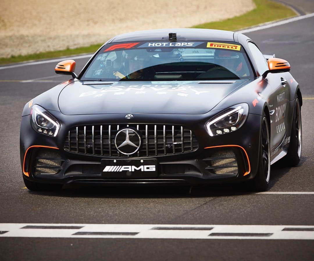 MERCEDES AMG PETRONASさんのインスタグラム写真 - (MERCEDES AMG PETRONASInstagram)「Burning rubber this weekend with @marriottbonvoy 🔥👊 Hands-up if you’d love to do a hot lap in this @mercedesamg beast 🙌 • #MercedesAMGF1 #Mercedes #AMG #F1 #HotLaps #MarriottBonvoy #ChineseGP」4月12日 4時10分 - mercedesamgf1