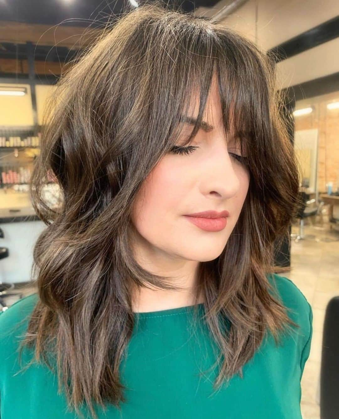 CosmoProf Beautyさんのインスタグラム写真 - (CosmoProf BeautyInstagram)「Fringe Frame with FLAIR✂ ✨ Hair by #CosmoPro @kateshahanadams who finished this look with @aquagehaircare Texturizing Dry Shampoo. ✨ Amplify your artistry with the NEW Aquage styling tools, available NOW at #cosmoprofbeauty for #licensedtocreate artists . . #repost #aquage #aquagehaircare  #brunette #brunettehair #brunettes #bangs #bangstyle #shag #haircuts #haircutting #crafthairdresser #livedinhair #livedincolor」4月12日 5時00分 - cosmoprofbeauty