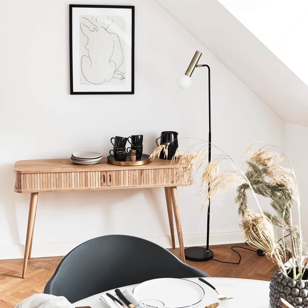 ZUIVERさんのインスタグラム写真 - (ZUIVERInstagram)「Show your favourite items on top of Barbier console table and hide your least favourite stuff inside! 📸 : @westwingde」4月12日 5時06分 - zuiver_
