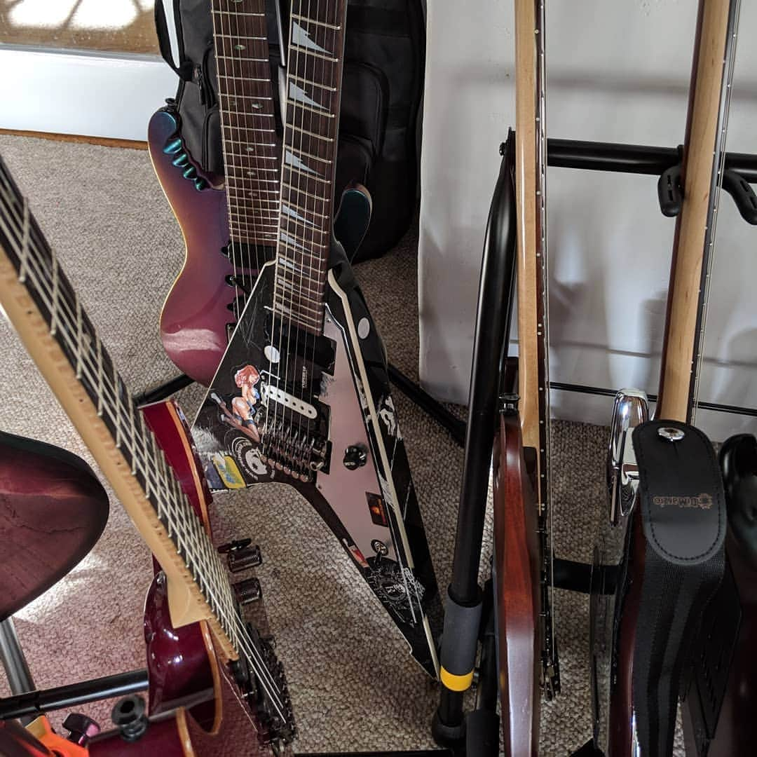 ハーマン・リさんのインスタグラム写真 - (ハーマン・リInstagram)「If you can only have one, which one would you have out of these? Guitar setup, Q&A chatting stream coming up! I will be taking a guitar out of its case for the first time in over 10 years. Thursday 3pm Pacific / 6pm Eastern / 11pm London time. Go to Twitch.tv/hermanli」4月12日 5時18分 - hermanli