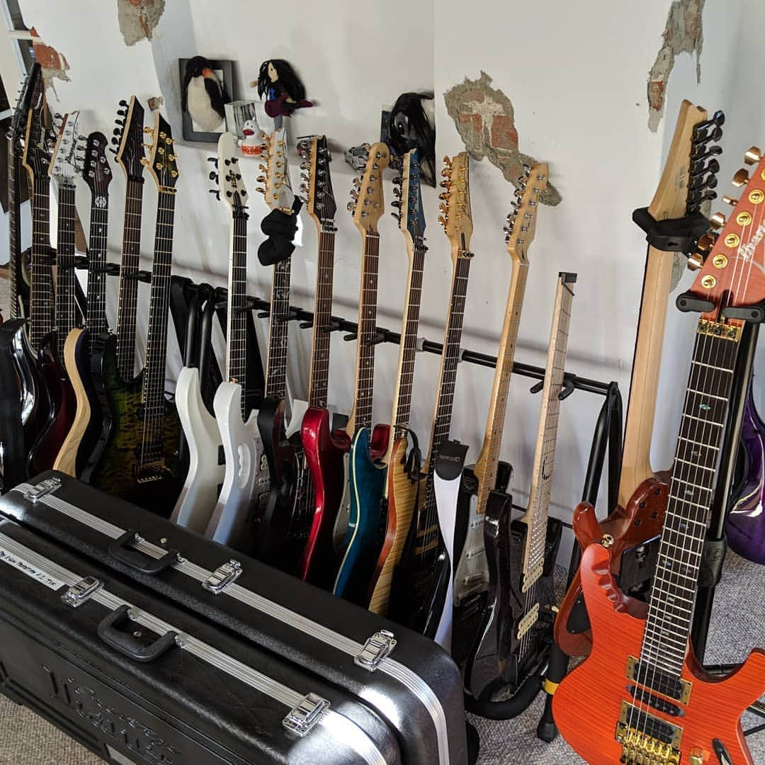 ハーマン・リさんのインスタグラム写真 - (ハーマン・リInstagram)「If you can only have one, which one would you have out of these? Guitar setup, Q&A chatting stream coming up! I will be taking a guitar out of its case for the first time in over 10 years. Thursday 3pm Pacific / 6pm Eastern / 11pm London time. Go to Twitch.tv/hermanli」4月12日 5時18分 - hermanli