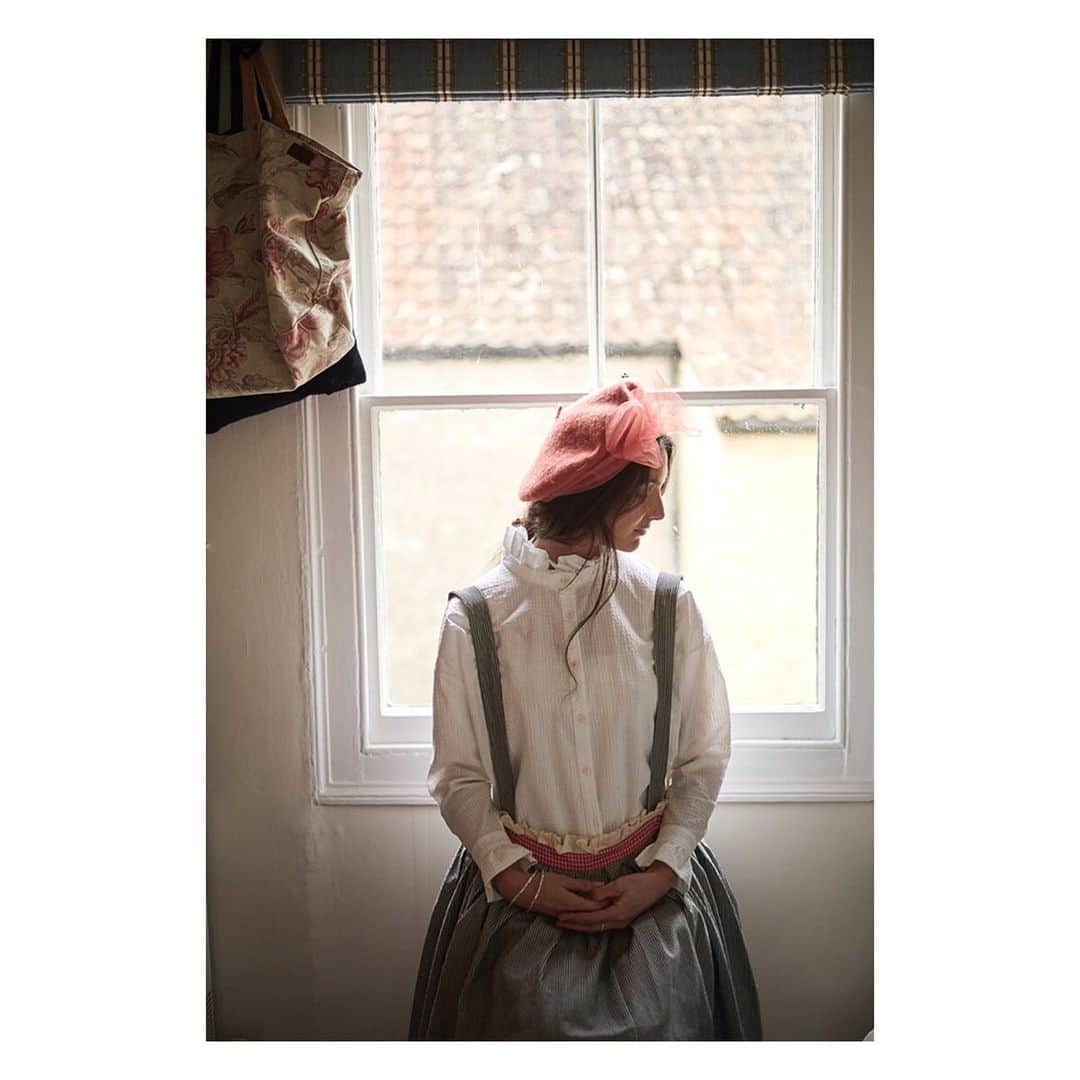 キャベジズ&ローゼズのインスタグラム：「Sitting Pretty ❤ The first arrivals from our Candy Stripe Capsule Collection have landed. We have a darling array of dresses, trousers and skirts in wonderful British Cotton drill (especially woven for us) available online now. Pictured here is the Selina Skirt with a contrast red seersucker waistband and raw-edged calico. She has two adjustable straps and is a wonderful addition to your wardrobe #newarrivals #candystripe #cottondrill #britishfabric #madeinengland🇬🇧 #slowfashion #skirtwithstraps #springoutfits #cabbagesandroses #cabbagesandrosesfashion @christina_strutt @cabbagesandroses_shop」