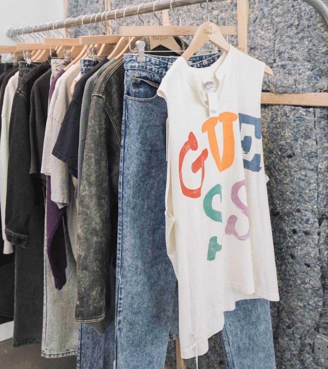 Fred Segalさんのインスタグラム写真 - (Fred SegalInstagram)「check it out / #guessvintage is officially live at fred segal sunset! discover the 100+ piece collection of certified @guessjeans hand-curated by @sean_wotherspoon ♥️」4月12日 5時35分 - fredsegal