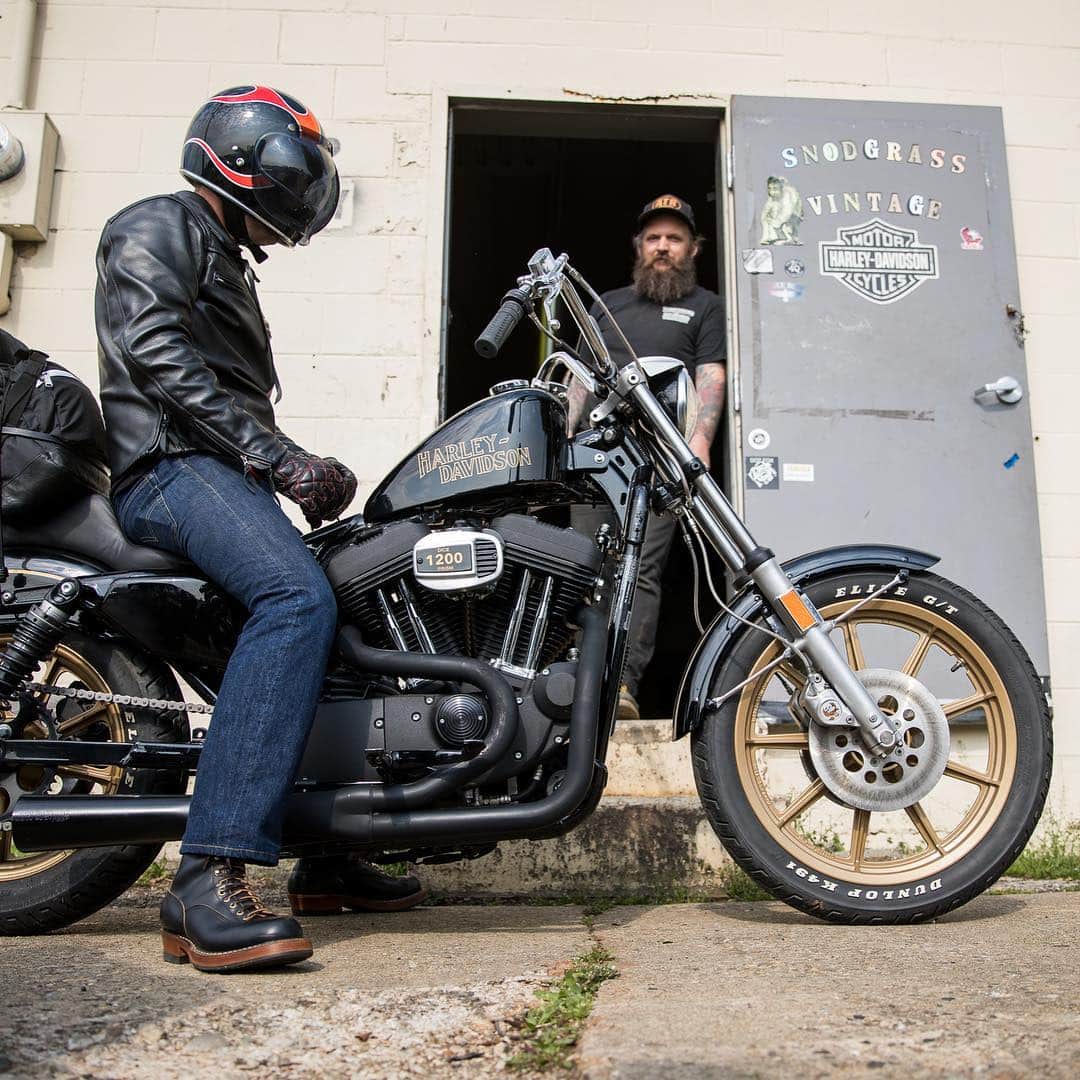 Harley-Davidsonさんのインスタグラム写真 - (Harley-DavidsonInstagram)「On the road to @thecongregationshow, taking the long way ‘round making a few pit stops to visit @snodgrass_vintage_parts and @cyclemos. 🦅 #hdcongregationgiveaway #HarleyDavidson 📸 @kurpius」4月12日 5時45分 - harleydavidson