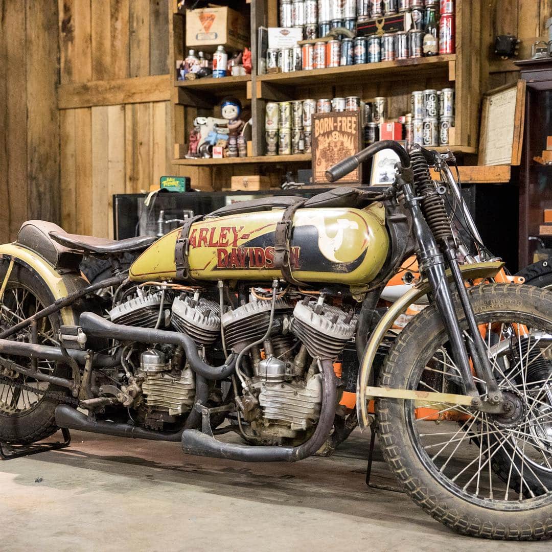 Harley-Davidsonさんのインスタグラム写真 - (Harley-DavidsonInstagram)「On the road to @thecongregationshow, taking the long way ‘round making a few pit stops to visit @snodgrass_vintage_parts and @cyclemos. 🦅 #hdcongregationgiveaway #HarleyDavidson 📸 @kurpius」4月12日 5時45分 - harleydavidson