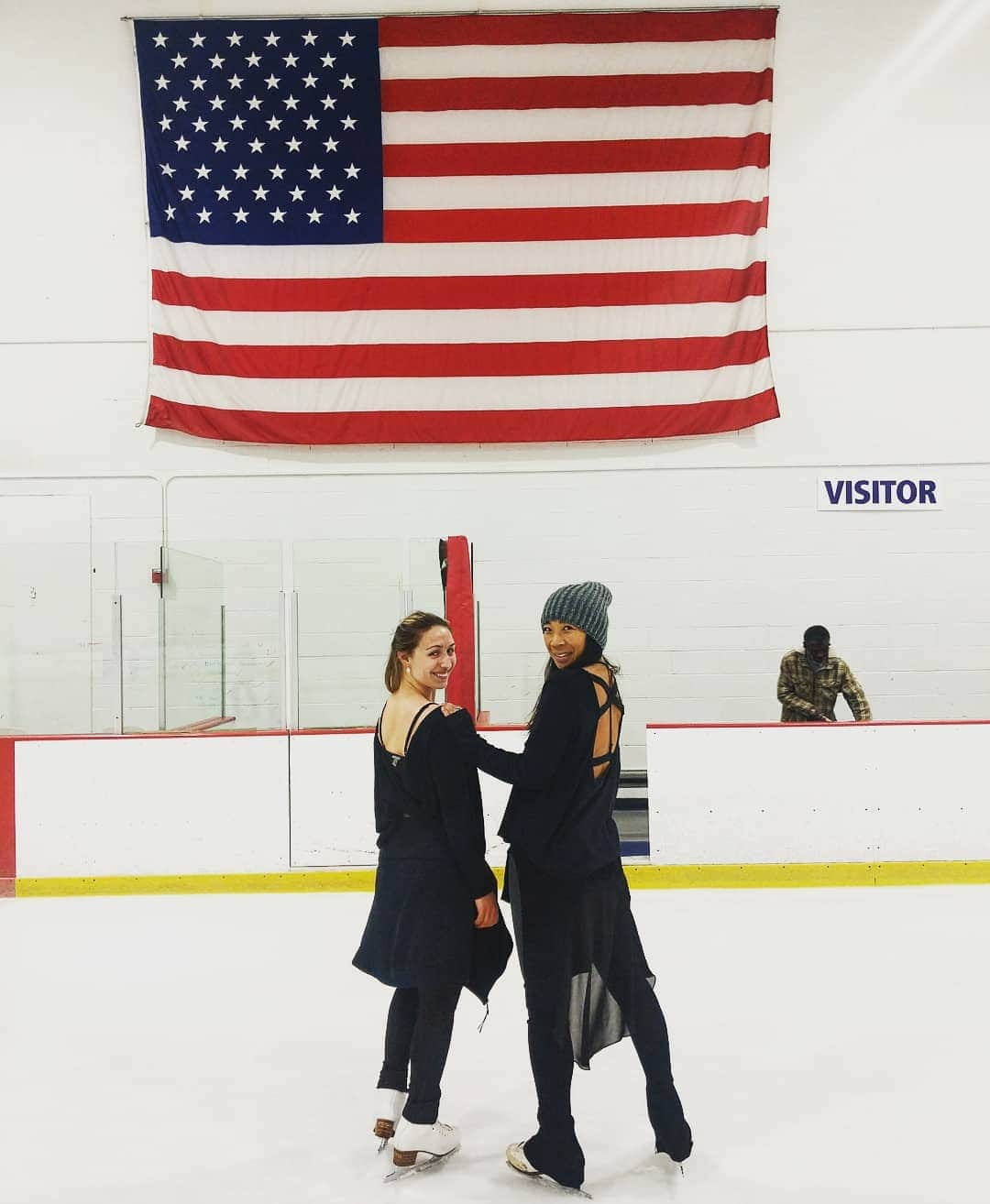 コートニー・ヒックスさんのインスタグラム写真 - (コートニー・ヒックスInstagram)「Just finished choreography on my free skate for this year with @karenwkwan and I am so excited to see how this program develops throughout the season! It's HARD, but so fun!! Thank you Karen!! 💙 #SevenNationArmy #butmakeitvintage」4月12日 5時46分 - courtneynhicks