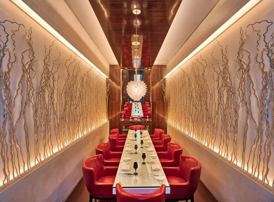 リッツ・カールトンさんのインスタグラム写真 - (リッツ・カールトンInstagram)「Let refined sophistication and bold design set the scene for a glowing celebration. #Beijing #China #celebrators #travelasia #design #sophisticated #interiordesign #restaurant #travel #travelgram #Instatravel #traveldiaries #RCPartner via – @TreyRatcliff」4月12日 6時00分 - ritzcarlton