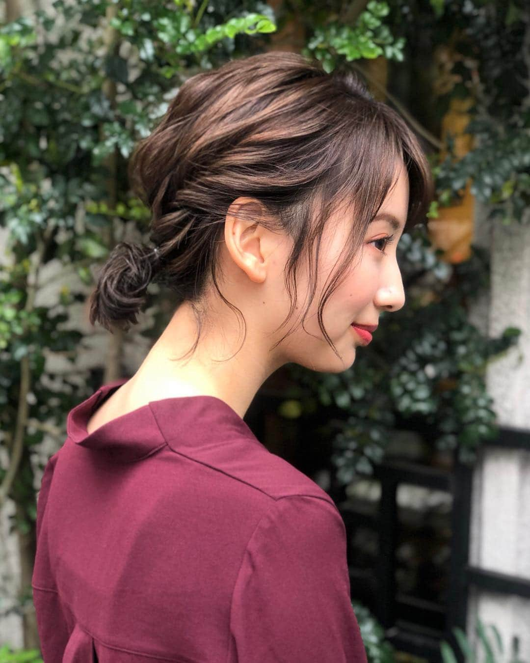 ヘアメイク&ネイル専門店 アトリエはるかさんのインスタグラム写真 - (ヘアメイク&ネイル専門店 アトリエはるかInstagram)「. 【アトリエはるかおすすめヘアアレンジ】 . ボブでもアレンジできますよ 作り込まず、ラフな印象に . こちらは、 宮下 亜紗実（@atelierharuka_miyashita）が担当しました！  モデルさんはずずかさん（@suppiii401） . . #アトリエはるか  #ヘアアレンジ  #ヘアセット #ヘアメイク  #結婚式  #花嫁  #プレ花嫁  #サロンモデル  #ボブアレンジ  #celvoke  #オレンジアイシャドウ #名古屋  #渋谷  #新宿  #池袋  #横浜  #有楽町  #なんば  #心斎橋  #天神  #hairarrange  #bridal  #헤어  #헤어스타일  #헤어세트  #헤어어레인지 #결혼  #신부  #결혼식」4月12日 6時15分 - atelierharuka_official