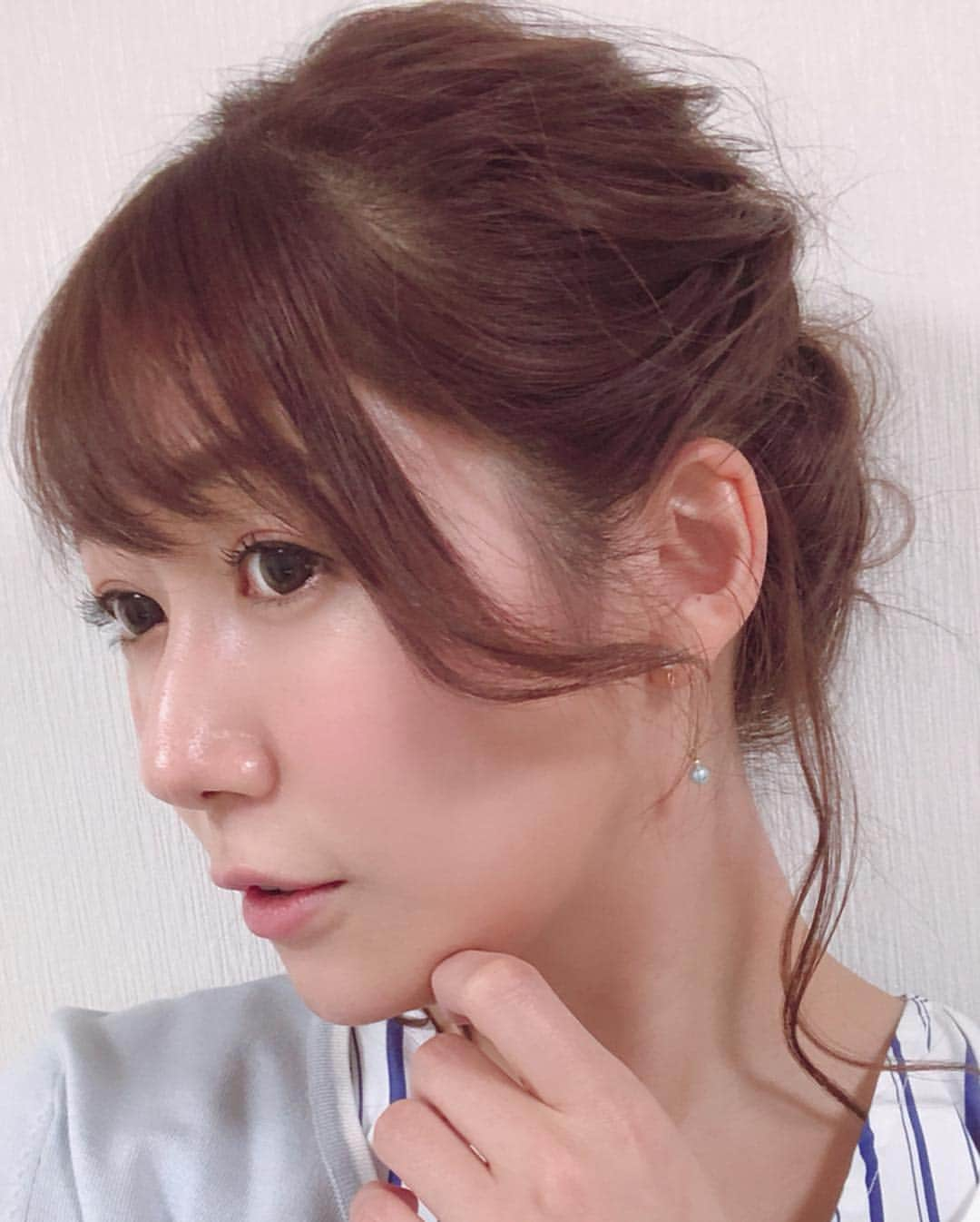 穂川果音さんのインスタグラム写真 - (穂川果音Instagram)「今日のヘアスタイルは、かのんヘアです♡ イヤリング→ @leange_pippi  #アベプラ #abematv  #weather #weatherforecast #気象予報士 #穂川果音 #instastyle #instahair  #ヘアアレンジ #巻き髪 #hair #hairstyle #hairarrange #ほかのん #hairstyles #イヤリング #hairstyling #おしゃれ #かのんヘア #春コーデ #アップヘア #まとめ髪」4月12日 6時29分 - hokawakanonn