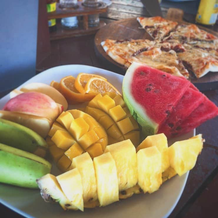 ヒガリノさんのインスタグラム写真 - (ヒガリノInstagram)「__ . 🍉🍍🍎🍌🥭🍊🍕 . #fruit #pizza #food #lovefood #goodday #lifestyle #igers #swag」4月12日 6時40分 - __higarino__