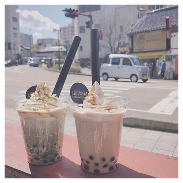 江嶋綾恵梨さんのインスタグラム写真 - (江嶋綾恵梨Instagram)「金箔でびゅ〜。🌸﻿ ﻿ 棒茶のタピオカ☺︎♡﻿ 金沢は美味しいものとか名物多いネ💭﻿ ﻿ ((白枠、本日から復帰です。笑))﻿ ﻿ #金沢カフェ #金沢 #タピオカ #金箔 #棒茶 #humandgo」4月12日 12時35分 - aeringoooo