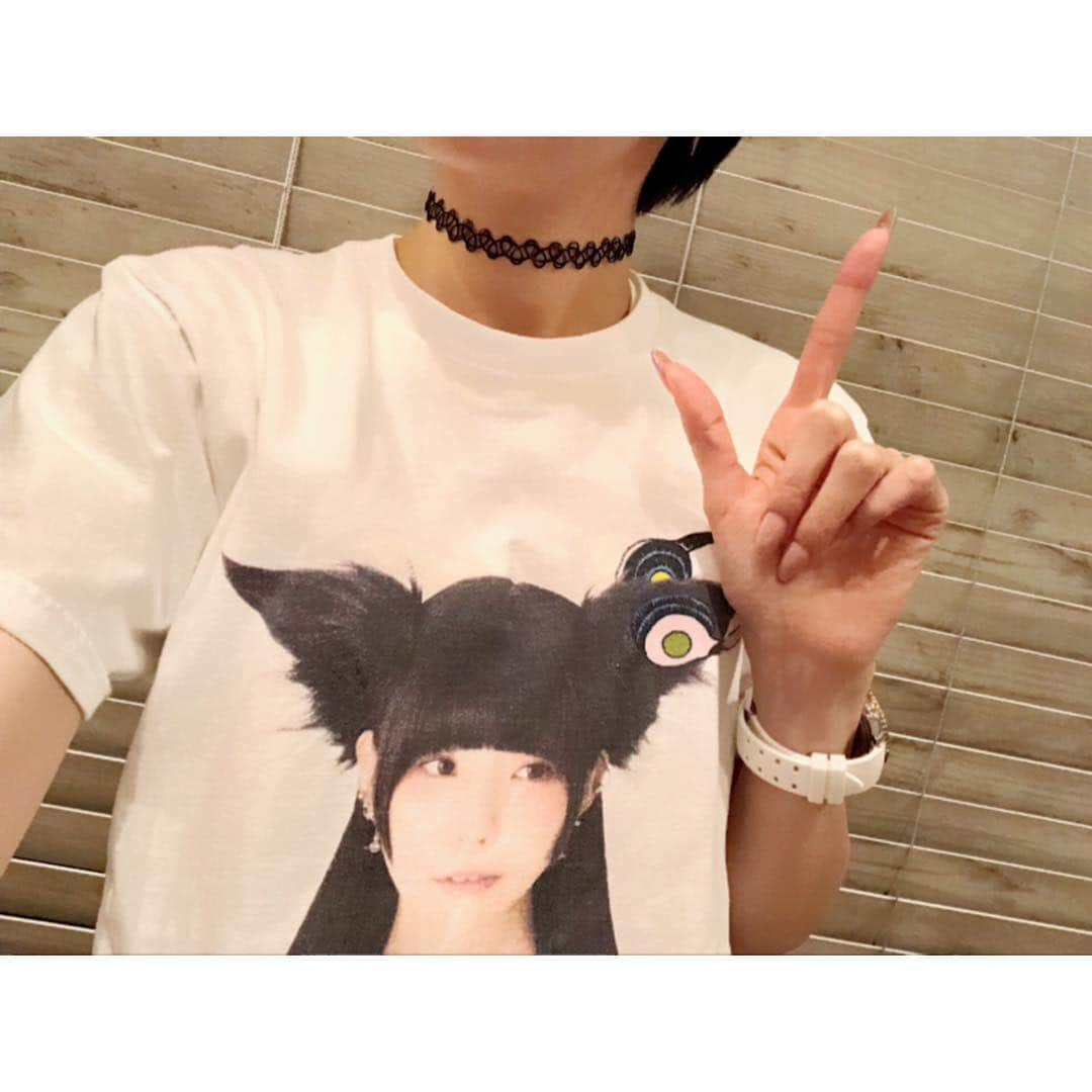 南明奈さんのインスタグラム写真 - (南明奈Instagram)「4月10日、でんぱ組のライブで渋谷O-EASTへ✨ 1月の武道館以来で、ねむきゅんが抜けてからの新体制のでんぱ組‼︎ ねむきゅんいない&あの歌声がないのはやっぱり寂しいけど、でも今のでんぱ組も素敵でした☺️ まさかピンキーがMCとは…‼︎ ツアーどこ行こう🤩 あっ ちなみに1月の武道館ライブ2日間ともアリーナにいて、ねむきゅん卒業ライブは前から2列目だったんだよ✨ あの最高のライブを真近で観れて幸せでした✨  #ぼっち参戦 #でんぱ組 #アイドル」4月12日 12時29分 - akinaminami