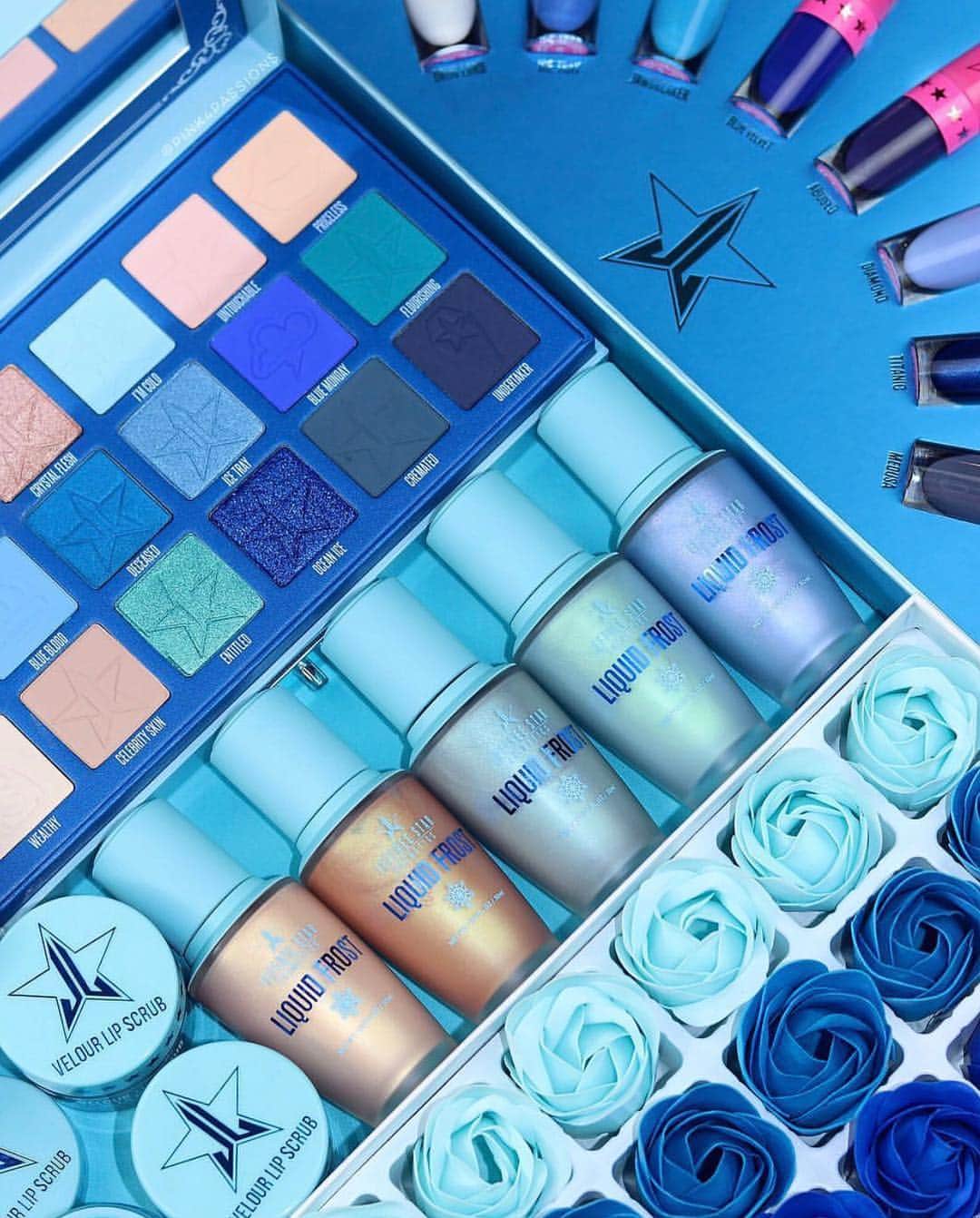Jeffree Star Cosmeticsさんのインスタグラム写真 - (Jeffree Star CosmeticsInstagram)「THE FULL PACKAGE ✨✨ We are feeling confident that our #BlueBlood collection is the full package 👏🏻👏🏻 Have you bathed yourself in our new #LiquidFrost shades yet??💦💦 Photo by: @pink4passions  #jeffreestarcosmetics #liquidhighlighter #vegan」4月12日 12時32分 - jeffreestarcosmetics