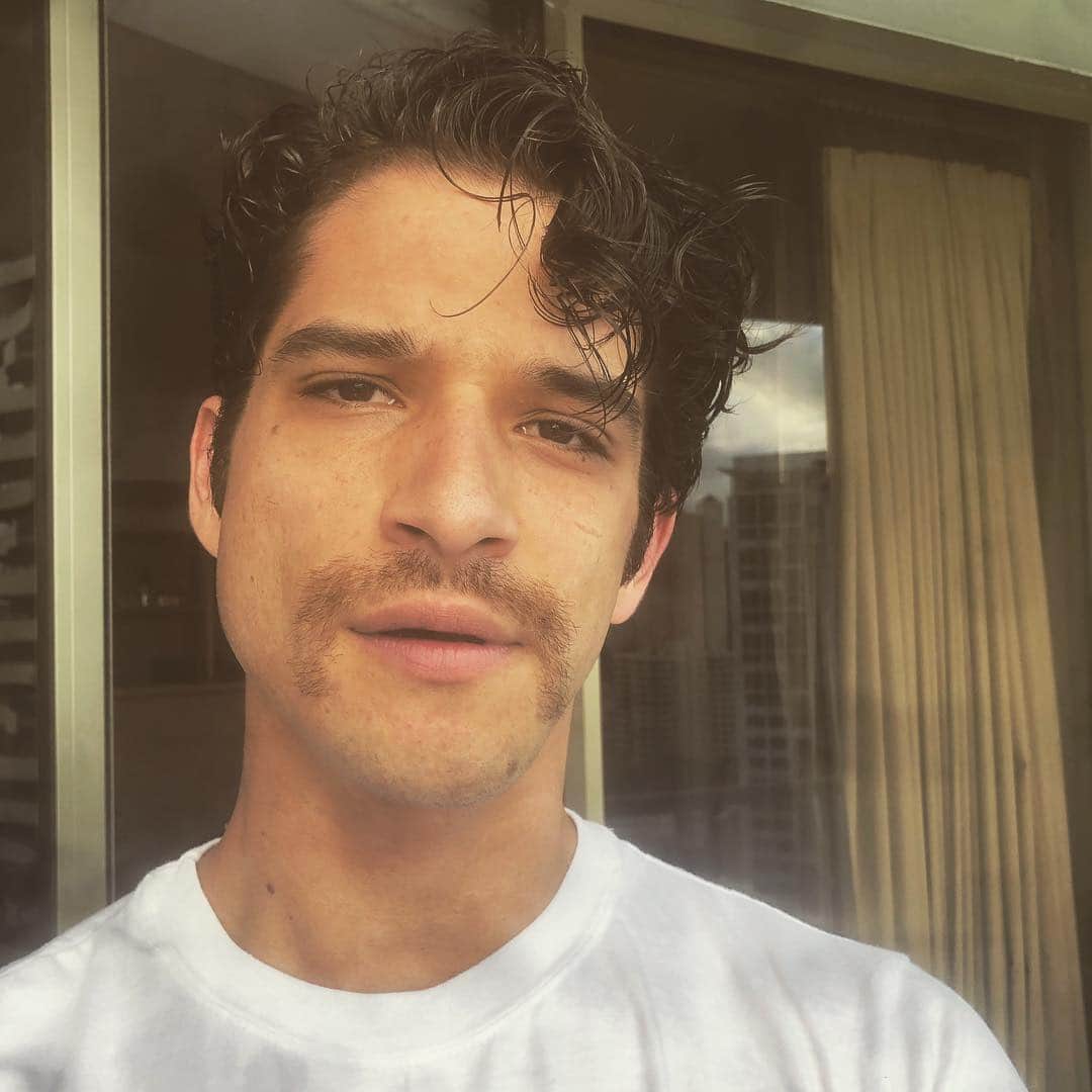 タイラー・ポジーのインスタグラム：「This mustache and I don’t want to judge anymore. I sometimes feel myself judging or becoming bitter about things. Life is fucking confusing sometimes. For everyone. I want to see life through everyone’s shoes and I want you to walk in mine. But be careful, they’re stinky. #NoMoreJudging 👨🏽‍🦰 <— mustache」