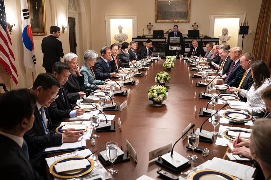 ドナルド・トランプさんのインスタグラム写真 - (ドナルド・トランプInstagram)「Today, President Trump and First Lady Melania Trump welcomed President Moon Jae-in and Mrs. Kim Jung-sook of the Republic of Korea to the White House.」4月12日 7時14分 - realdonaldtrump