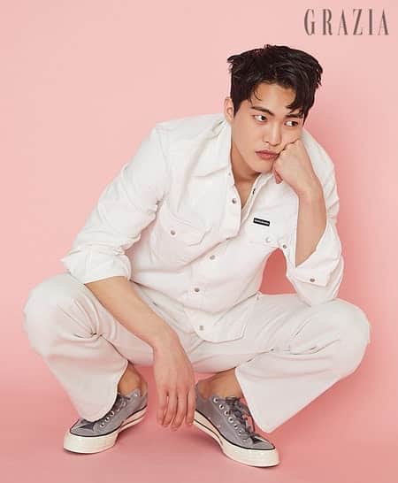 Just a girlさんのインスタグラム写真 - (Just a girlInstagram)「Kim Gun Woo Jin 💜 for Grazia Korea February 2019. 📸 by Lee Young Hak . . . . . . #김건우 #KimGunWoo #koreanactor  #koreanboy #oppa #asianboy#아지트샵 #추천멘토 #치위생사 #간호사 #직장인부업 #미용인 #미용 #연남동카페 #연남동맛집 #신혼여행 #신혼 #신혼부부 #おしゃれ #オシャレ #いいね返し #フォロー #韓国人 #韓国 #セルカ #自撮り #ファッション #フォロー」4月12日 7時30分 - cecithegirl