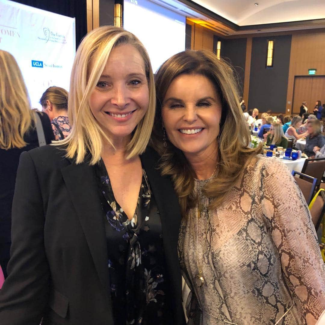 リサ・クドローさんのインスタグラム写真 - (リサ・クドローInstagram)「Saw this wonderful woman today at #UCLAWOWSUMMIT  Whole health includes #mentalhealth. Join thought leaders from UCLA and beyond at the #UCLAWOWSummit to support #mentalhealth research at @UCLAHealth with a donation ➨ ucla.in/2qKx2rk  THANK YOU Maria for speaking about #WAM」4月12日 7時41分 - lisakudrow