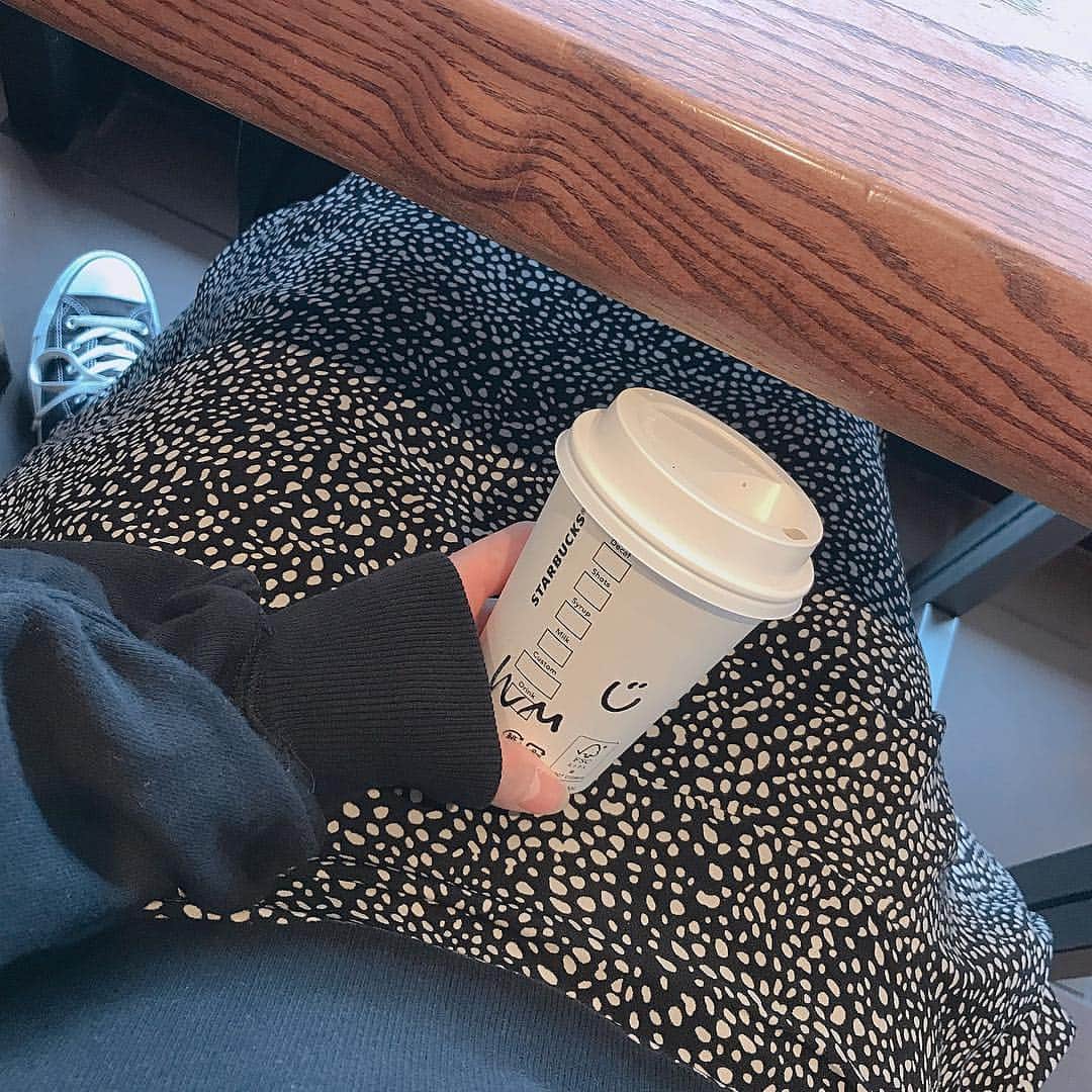 千田麻実のインスタグラム：「なんだか頭がまわらず、、朝早めの活動で無理矢理からだを起こしてみてます。☺︎ちゃんマーク✌︎」