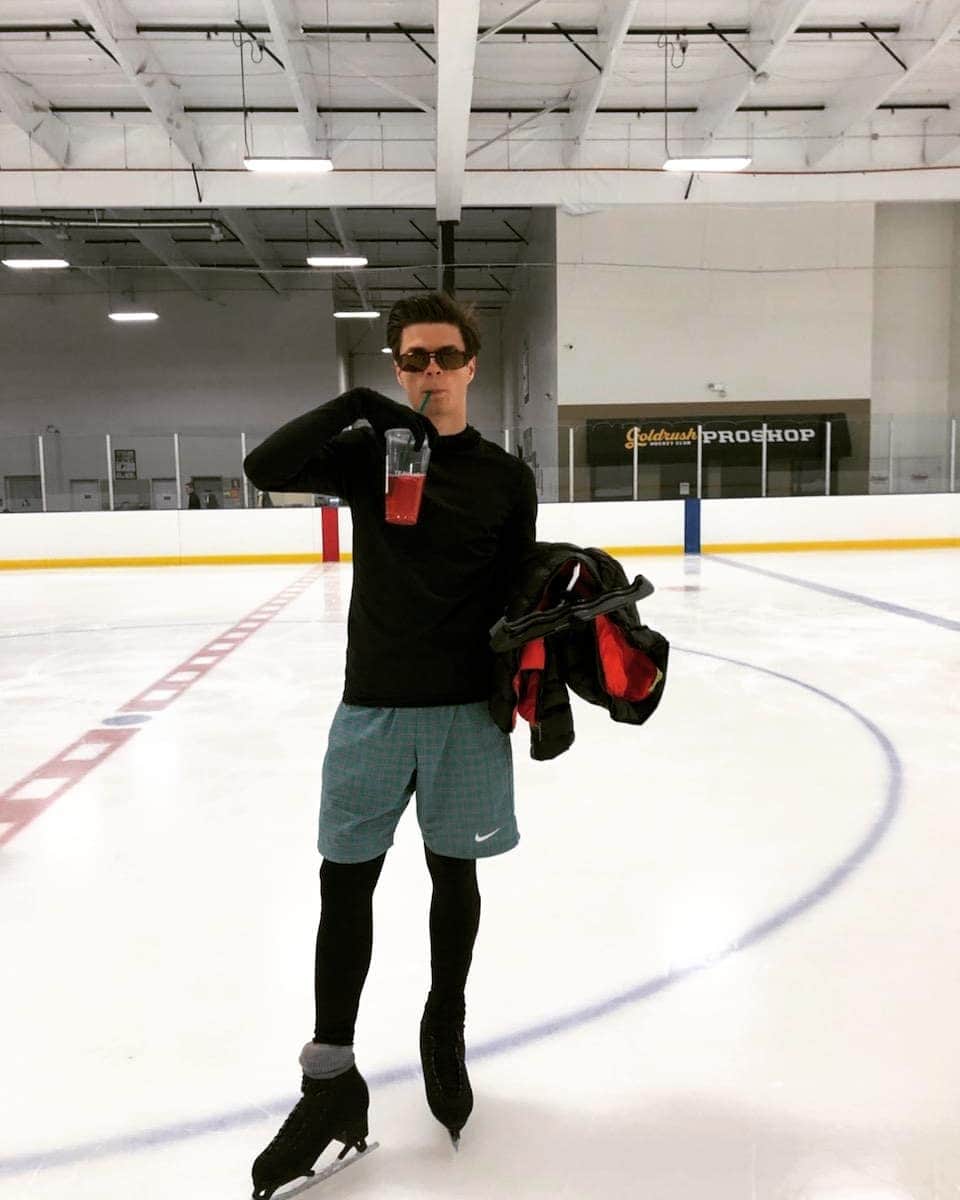 ヤロスラフ・パニオットのインスタグラム：「this is how beach look in other dimension, i like it better #icebeach #iceonbeach #realbeach #onbeachinskates」