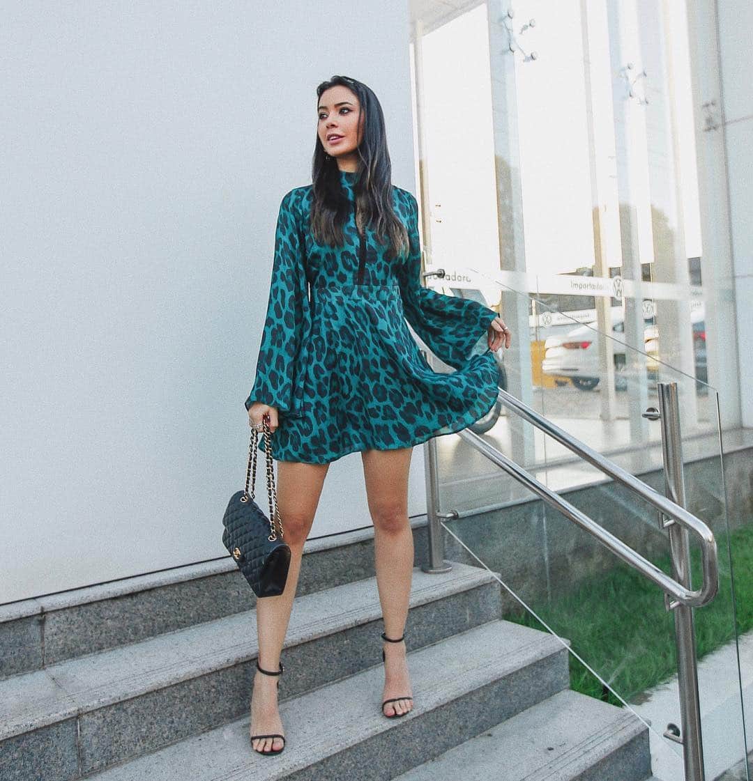 Gabriela Salesのインスタグラム：「De hoje, com o animal print mais lindo da vida! A @modacharry apenas pisou nessa coleção ❤️❤️❤️」