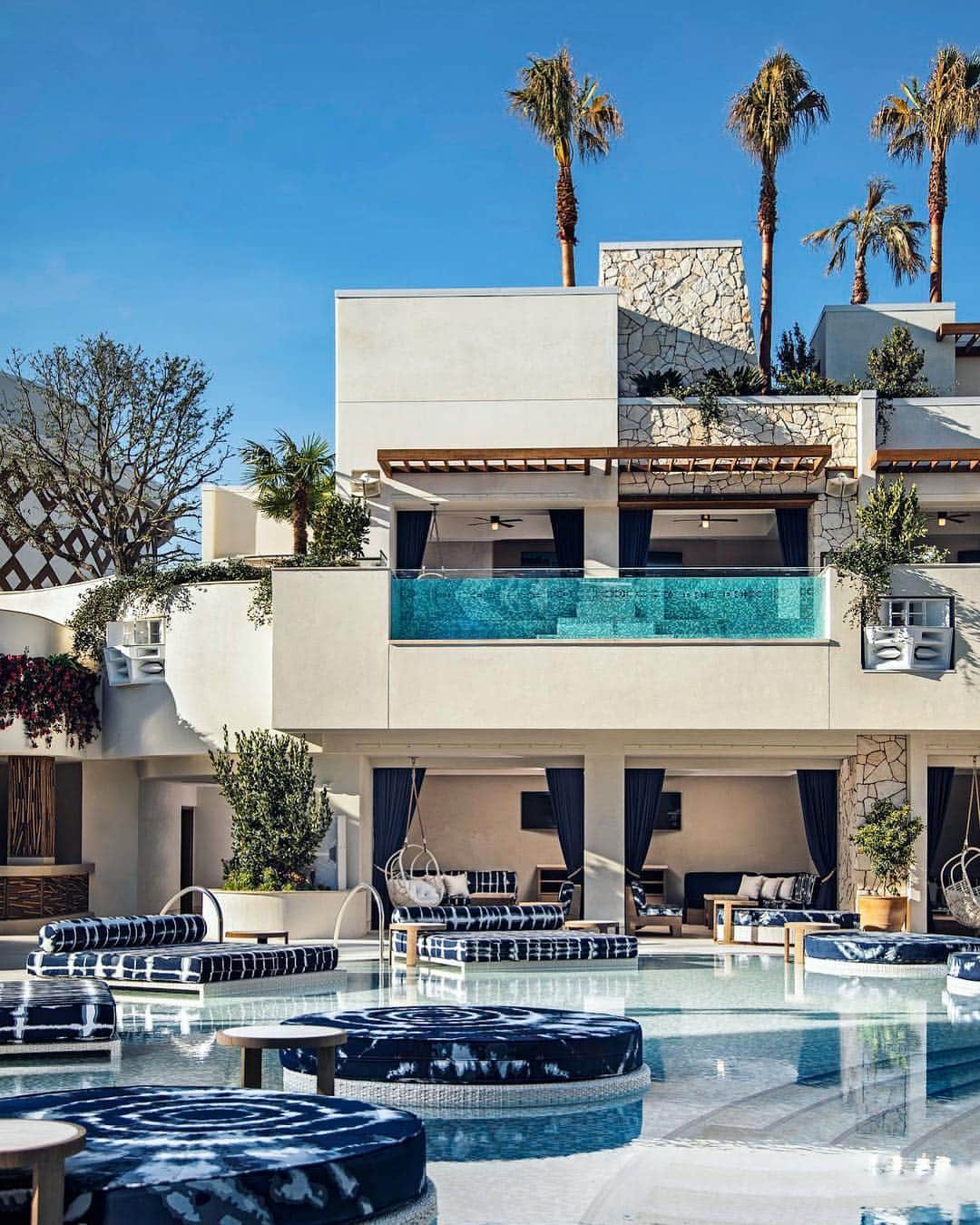 Palms Casino Resortのインスタグラム：「Pool season is upon us.」