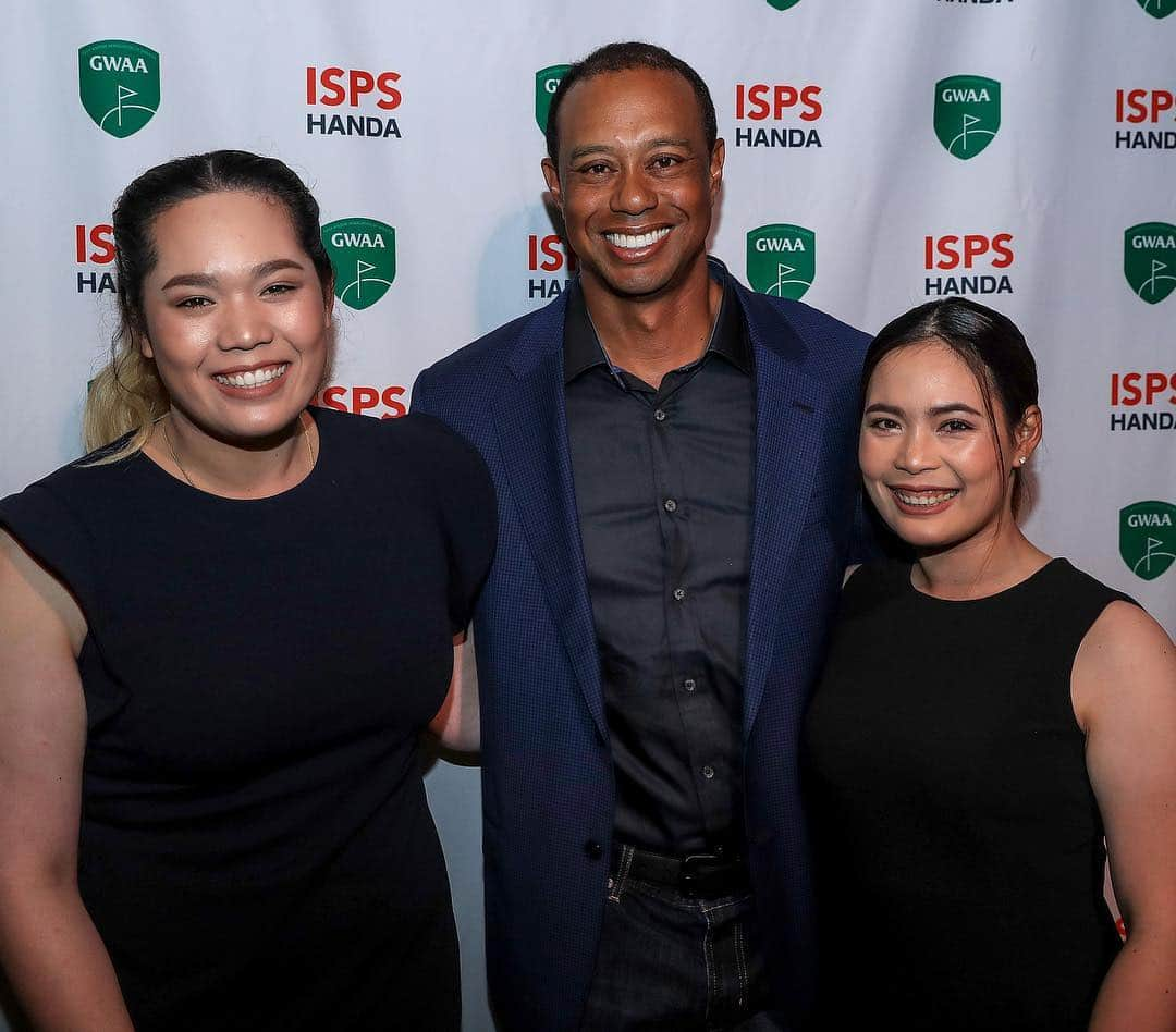 アリヤ・ジュタヌガーンさんのインスタグラム写真 - (アリヤ・ジュタヌガーンInstagram)「Ok so ,yesterday I met Tiger, Brooks Koepka, and Bernhard Langer all at once!!!!!!! Thanks to ISPS Handa for hosting such a beautiful dinner. So honored to be receiving the GWAA female player of the year award alongside such golf heroes. Just to be in the same room with these gentlemen is just crazy. Thanks to everyone who voted for me. Also Thanks to everyone at the GWAA for all that you do for golf. I will just let these photos speak. #TheMasters #GWAA」4月12日 9時53分 - mayariya