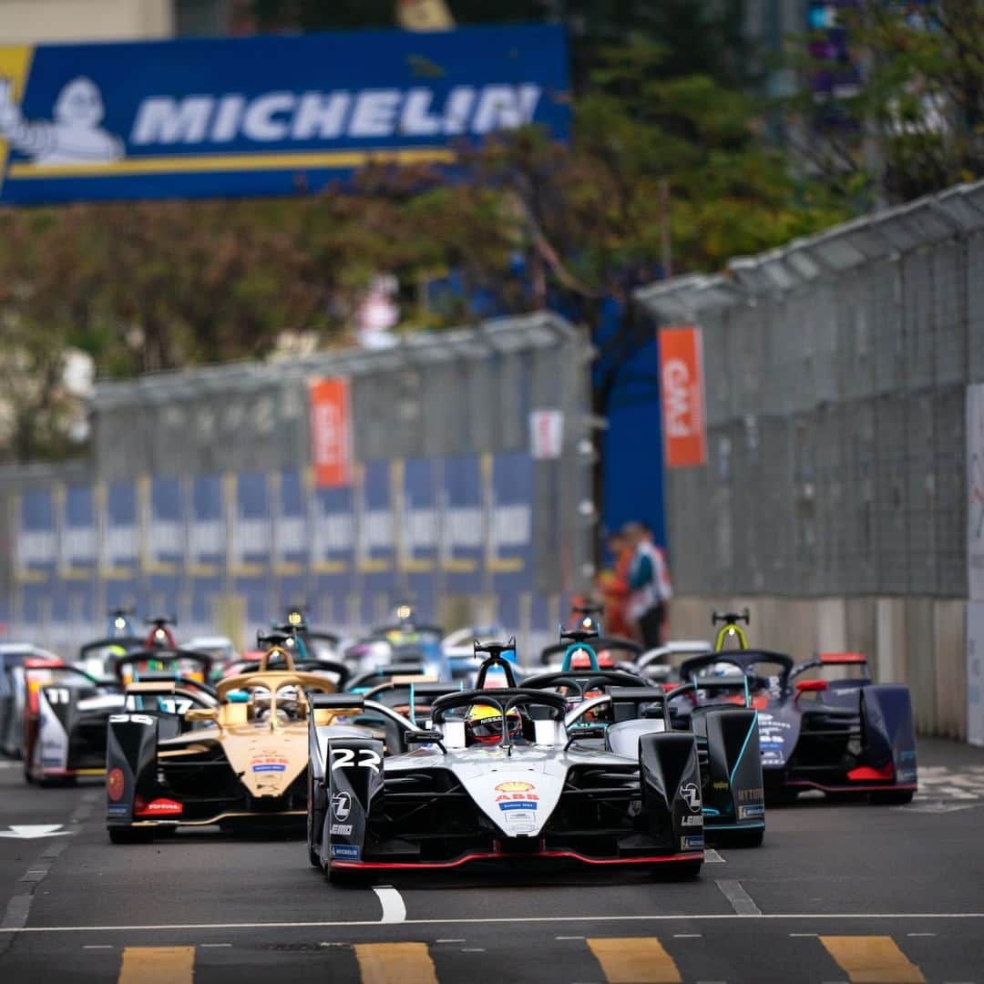 Nissanさんのインスタグラム写真 - (NissanInstagram)「This weekend's #EPrix is about to be colossal 🚦  #NissanFormulaE #FormulaE #RomeEPrix」4月12日 10時00分 - nissan