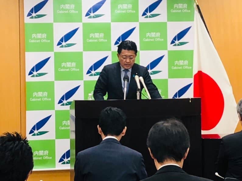 平井卓也さんのインスタグラム写真 - (平井卓也Instagram)「本日の記者会見。 昨日の第３回EUREKA!懇談会の結果と、本日午後に宇宙関係スタートアップ２社（ALE社、ispace社）を訪問することを報告。ここ数日、多忙なスケジュールが続いていますが頑張ります。 #平井卓也 #EUREKA #クールジャパン　#cooljapan  #宇宙 #ALE  #ispace」4月12日 10時24分 - hiratakuchan0125
