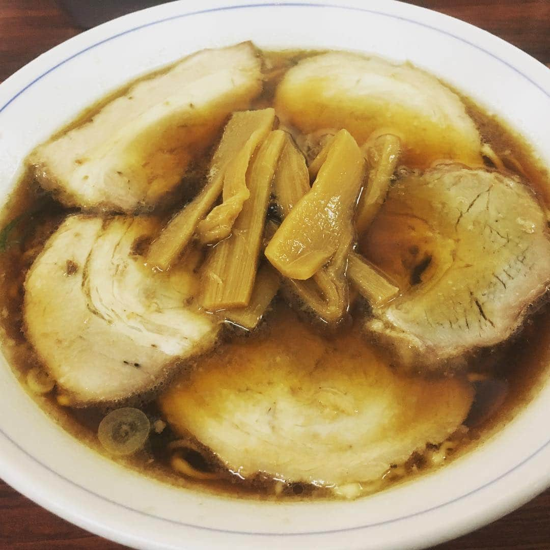 倉橋友和さんのインスタグラム写真 - (倉橋友和Instagram)「#名古屋 市内で#飛騨高山 の味を受け継ぐ名店🍜店主と女将さんの温かさも大好きです。 #中華そば #高山ラーメン #ラーメン #醤油ラーメン #焼豚麺 #チャーシュー麺 #名古屋グルメ #金山グルメ #名古屋ラーメン #金山ラーメン #真砂 #メーテレ #アナウンサー #倉橋友和 #倉めし」4月12日 10時21分 - nbn_kurahashi