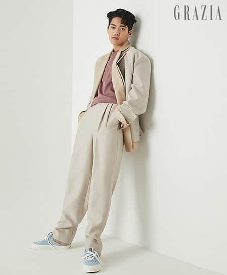 のインスタグラム：「Kim Gun Woo Jin 💜 for Grazia Korea February 2019. 📸 by Lee Young Hak . . . . . . #김건우 #KimGunWoo #koreanactor  #koreanboy #oppa #asianboy#아지트샵 #추천멘토 #치위생사 #간호사 #직장인부업 #미용인 #미용 #연남동카페 #연남동맛집 #신혼여행 #신혼 #신혼부부 #おしゃれ #オシャレ #いいね返し #フォロー #韓国人 #韓国 #セルカ #自撮り #ファッション #フォロー」