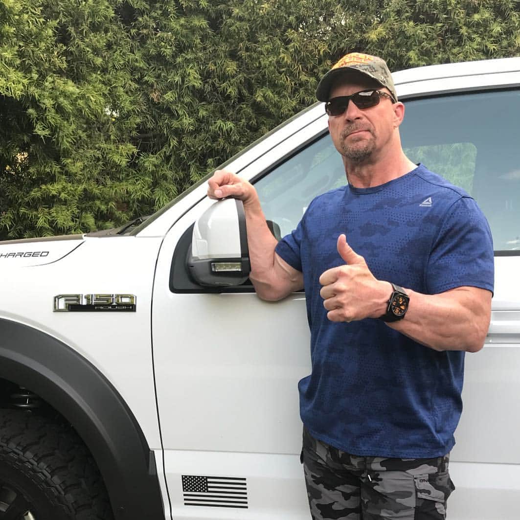 ストーン・コールド・スティーブ・オースチンのインスタグラム：「Returning the @roushperformance F-150 today. This is a badass truck and I had a blast driving it. Thanks to @roushperformance and @kahnmedia.」