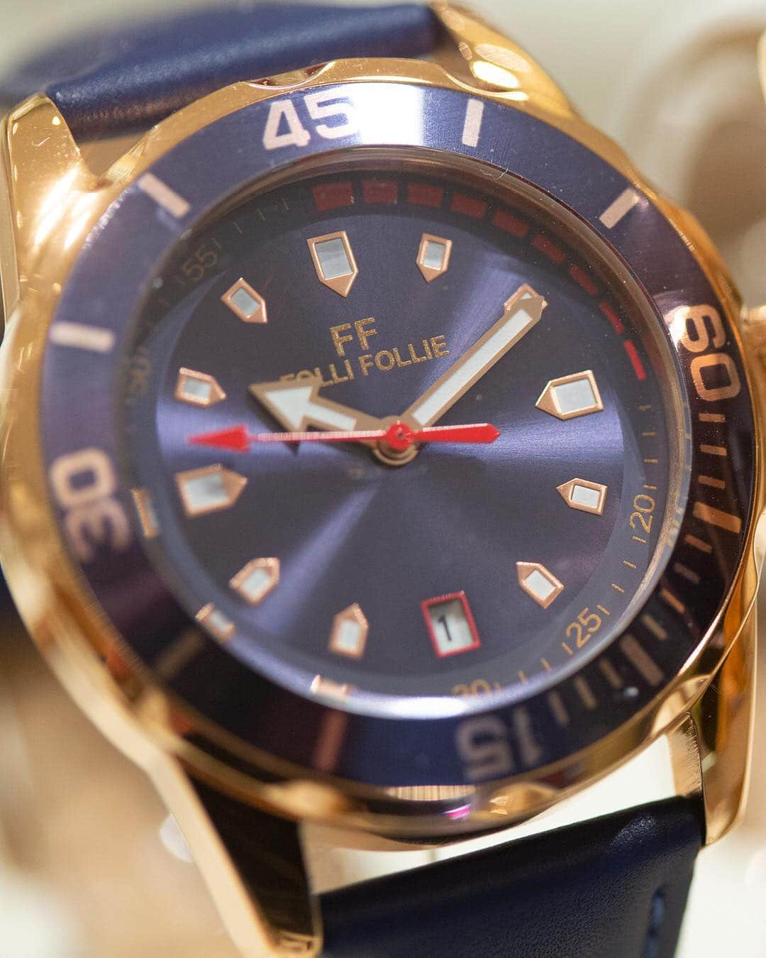 フォリフォリさんのインスタグラム写真 - (フォリフォリInstagram)「Forever his, forever hers. Discover now Lifetime Ora watches in-store and online. #FolliFollie#LifetimeOra#watch#time#BeFolliFollie」4月12日 21時46分 - follifollie