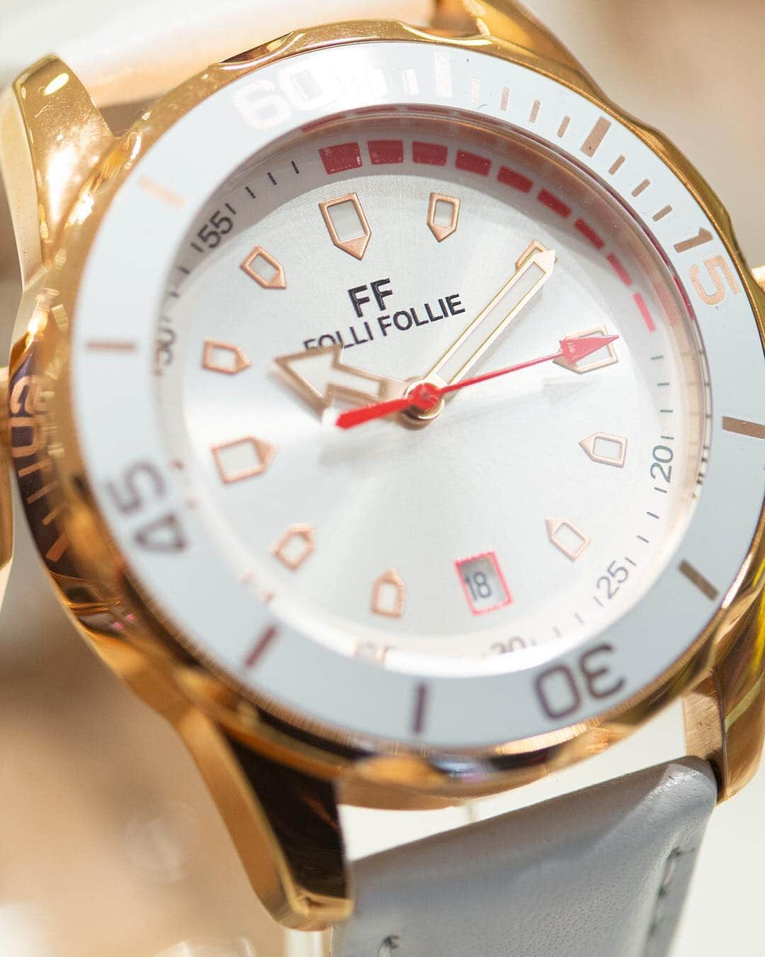 フォリフォリさんのインスタグラム写真 - (フォリフォリInstagram)「Forever his, forever hers. Discover now Lifetime Ora watches in-store and online. #FolliFollie#LifetimeOra#watch#time#BeFolliFollie」4月12日 21時46分 - follifollie