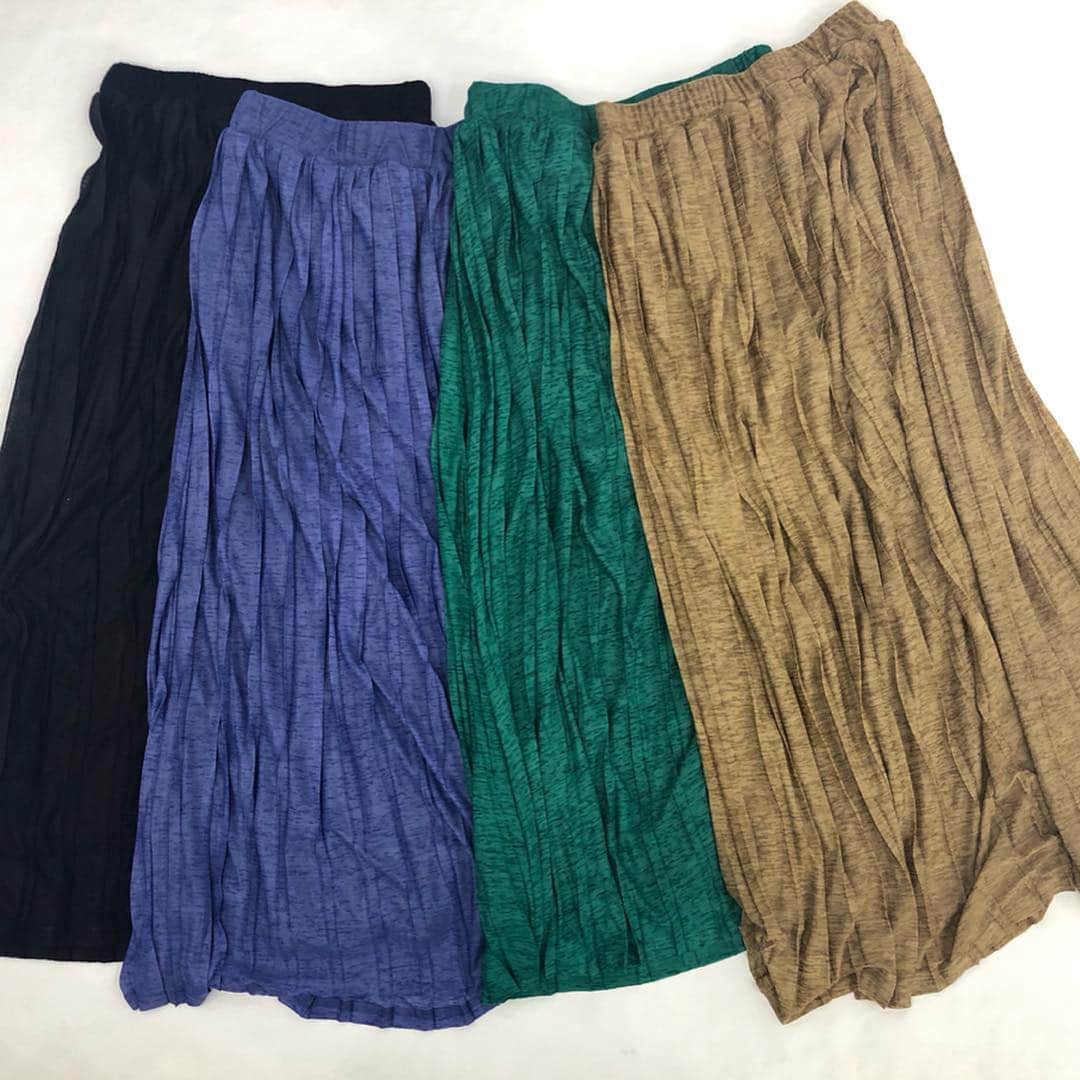 Lugnoncure（ルノンキュール）さんのインスタグラム写真 - (Lugnoncure（ルノンキュール）Instagram)「Lugnoncure  2019 early summer  新作のお知らせ☆ キレイなカラーのプリーツスカートが入荷します🎶 どのカラーもシンプルテイストのお洋服のアクセントにしやすいので、色違いで持っていても色々なコーディネートで楽しめます！  プリーツスカート no.1504078 col:ベージュ、グリーン、パープル、ブラック ¥4990+tax ロングカーディガン no.1606821 ¥2990+tax  #lugnoncure#ルノンキュール#techichi lugnoncure#テチチルノンキュール#Techichi#テチチ#2019ss#大人カジュアル#プリーツスカート」4月12日 20時14分 - lugnoncure