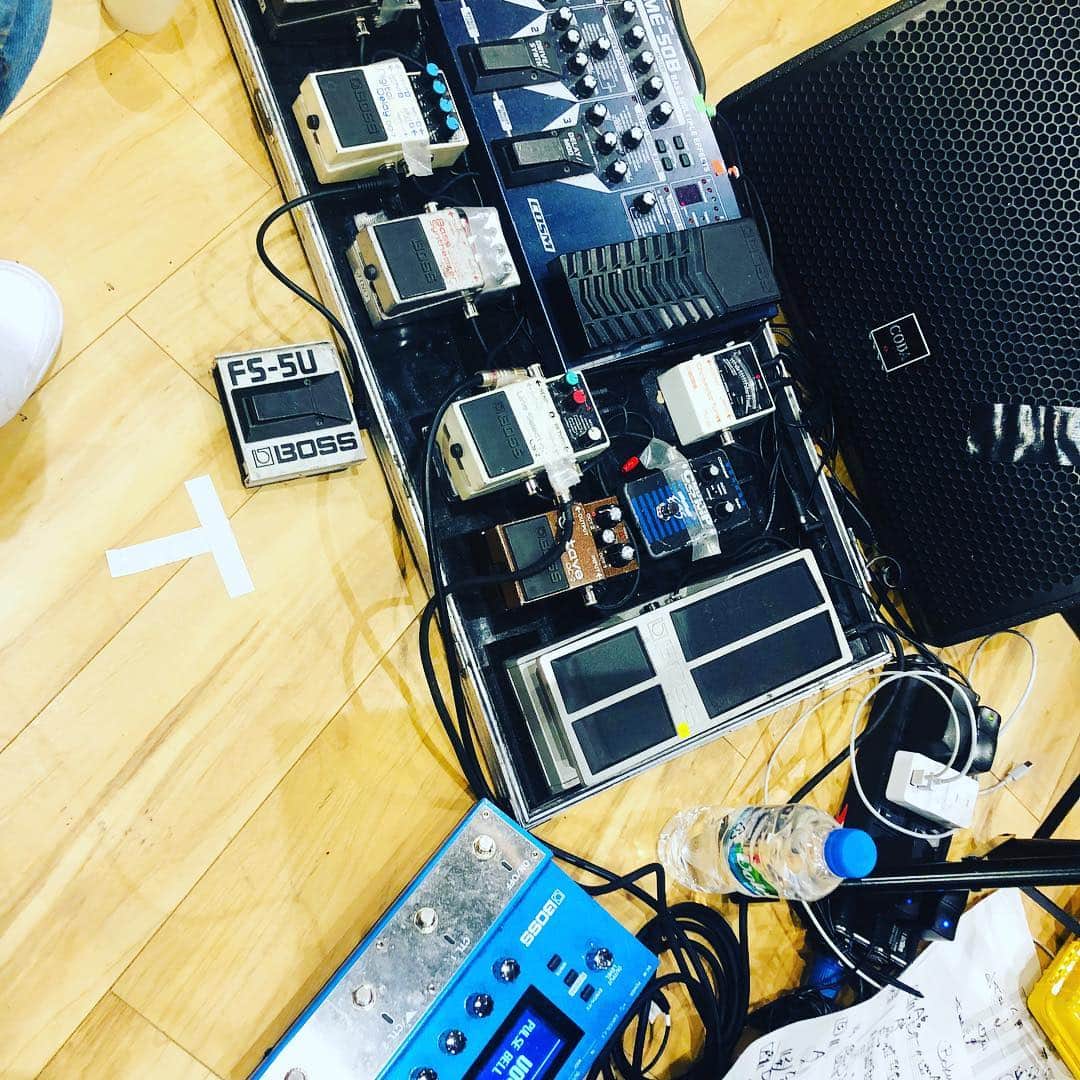 日野賢二さんのインスタグラム写真 - (日野賢二Instagram)「リハー🐒4日め^_^ Rehearsal day4」4月12日 20時36分 - jinobass