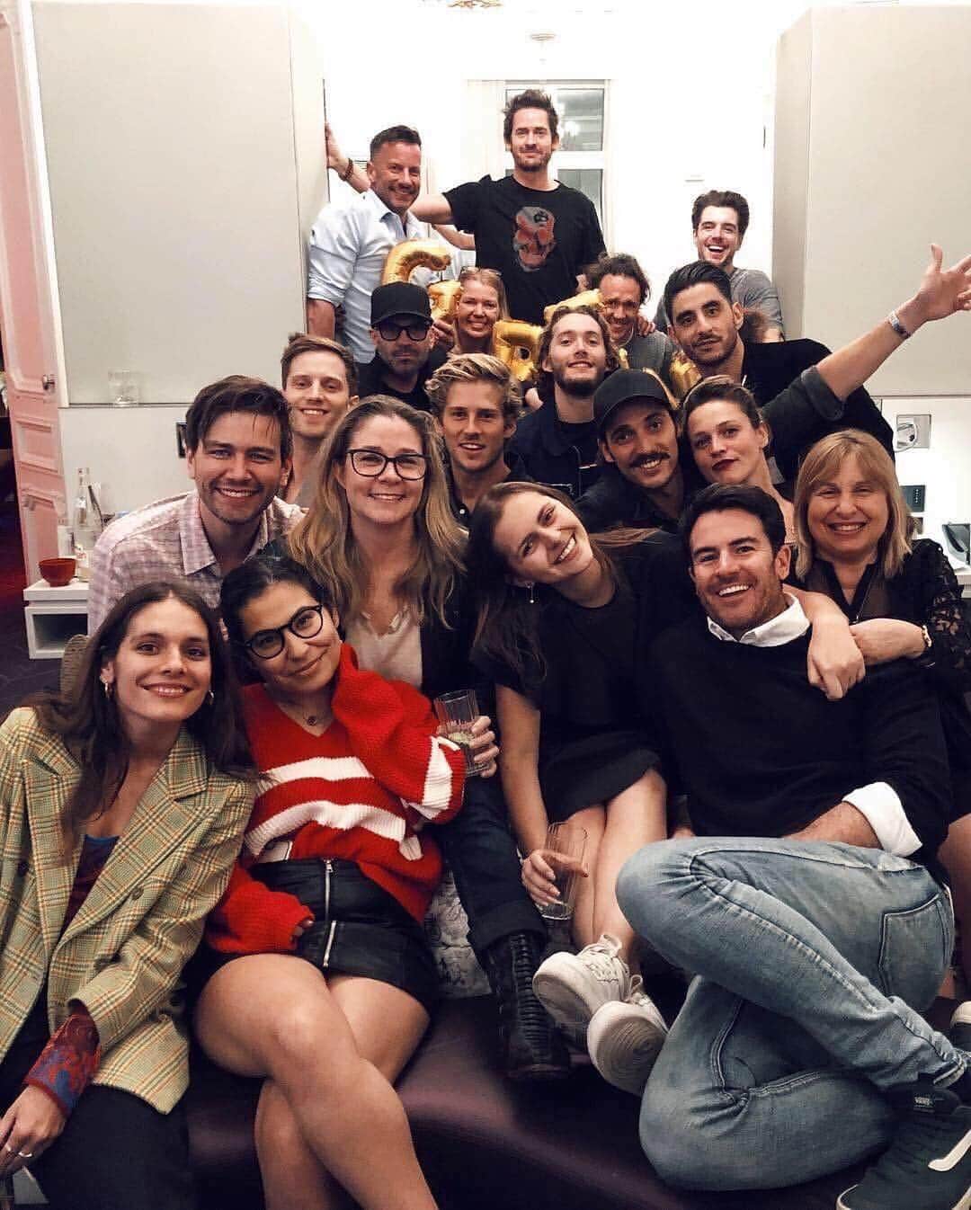 トビー・レグボのインスタグラム：「Last weekend was a blast from the past! Thank you so much for having us Paris! X ❤️❤️❤️ @dreamitcon」
